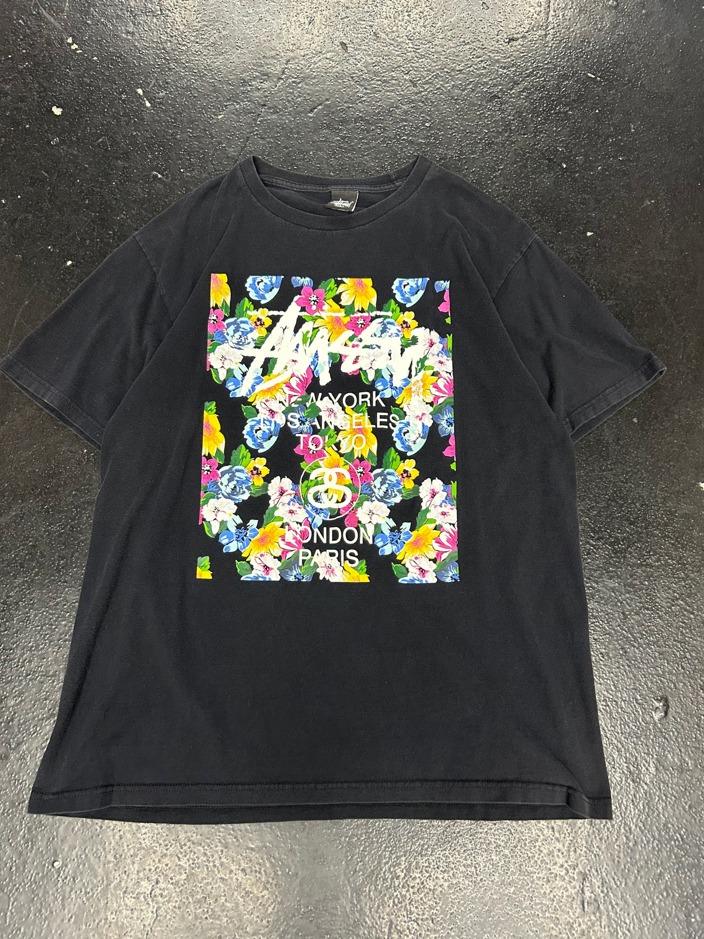 STUSSY FLORAL BLACK TEE (PRE-OWNED)