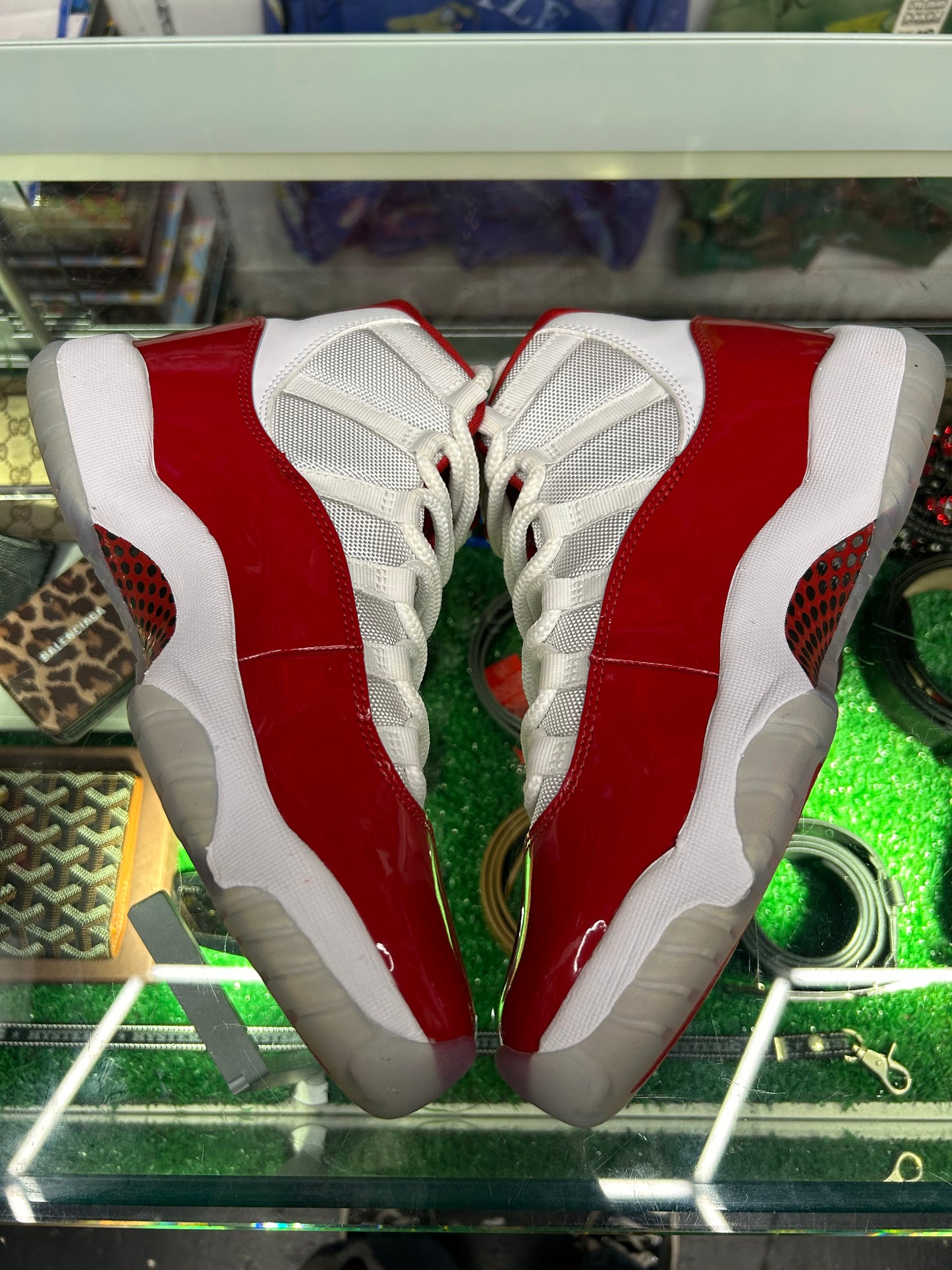 JORDAN 11 CHERRY (PRE-OWNED W/ BOX)