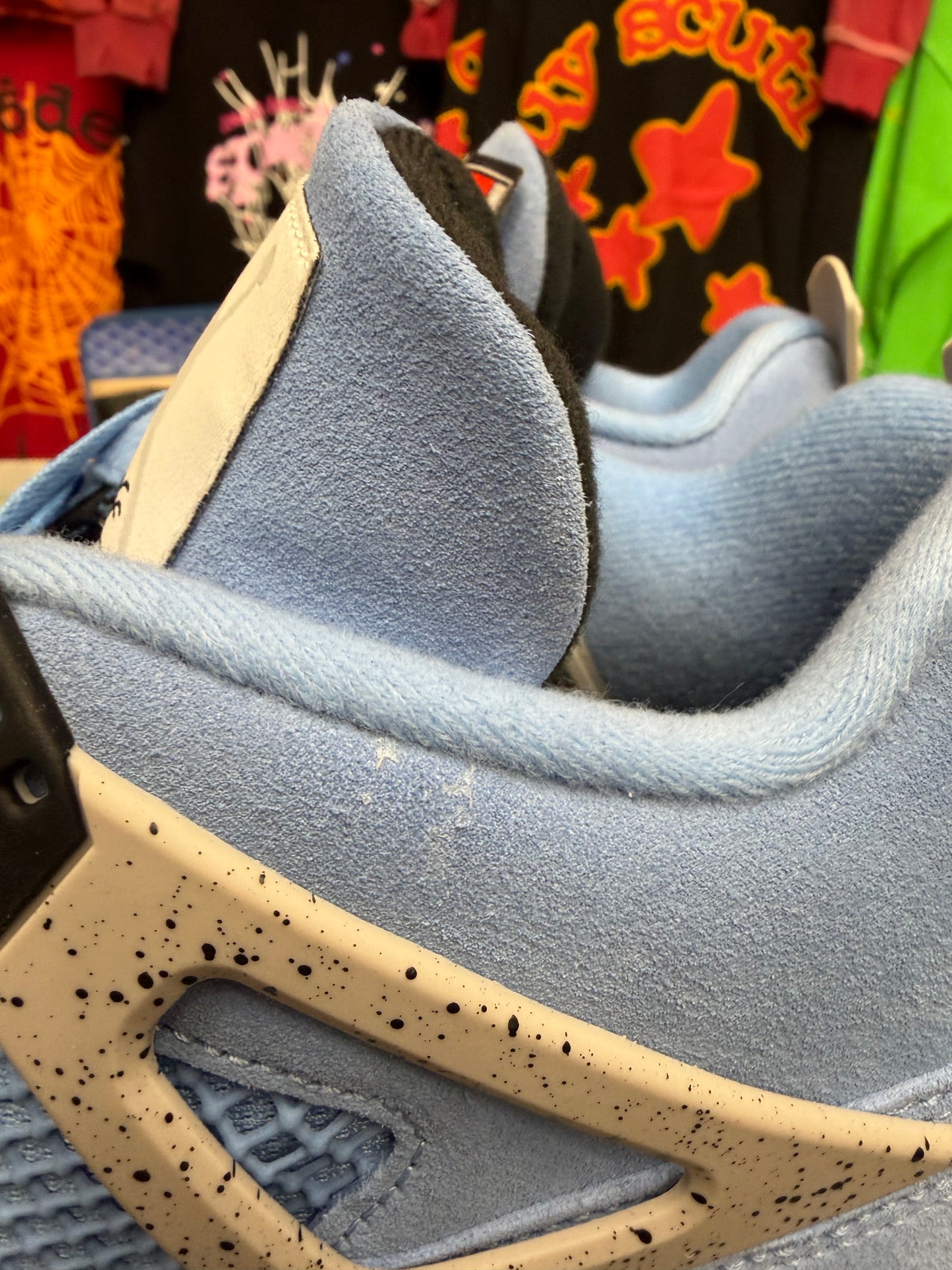 JORDAN 4 UNC (PRE-OWNED W/ BOX)