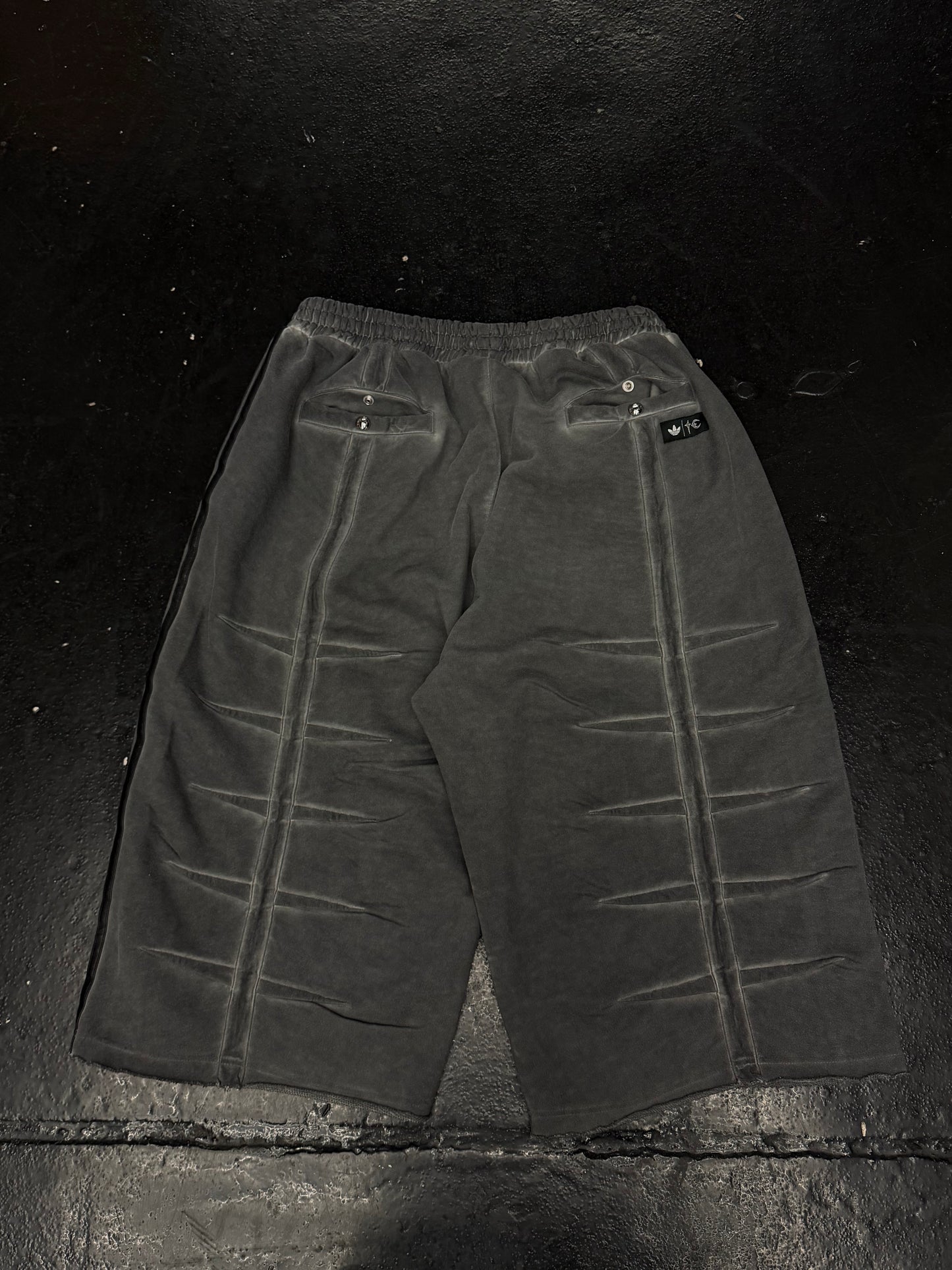 THUG CLUB X ADIDAS ORIGINAL SWEAT SHORT (PRE-OWNED)