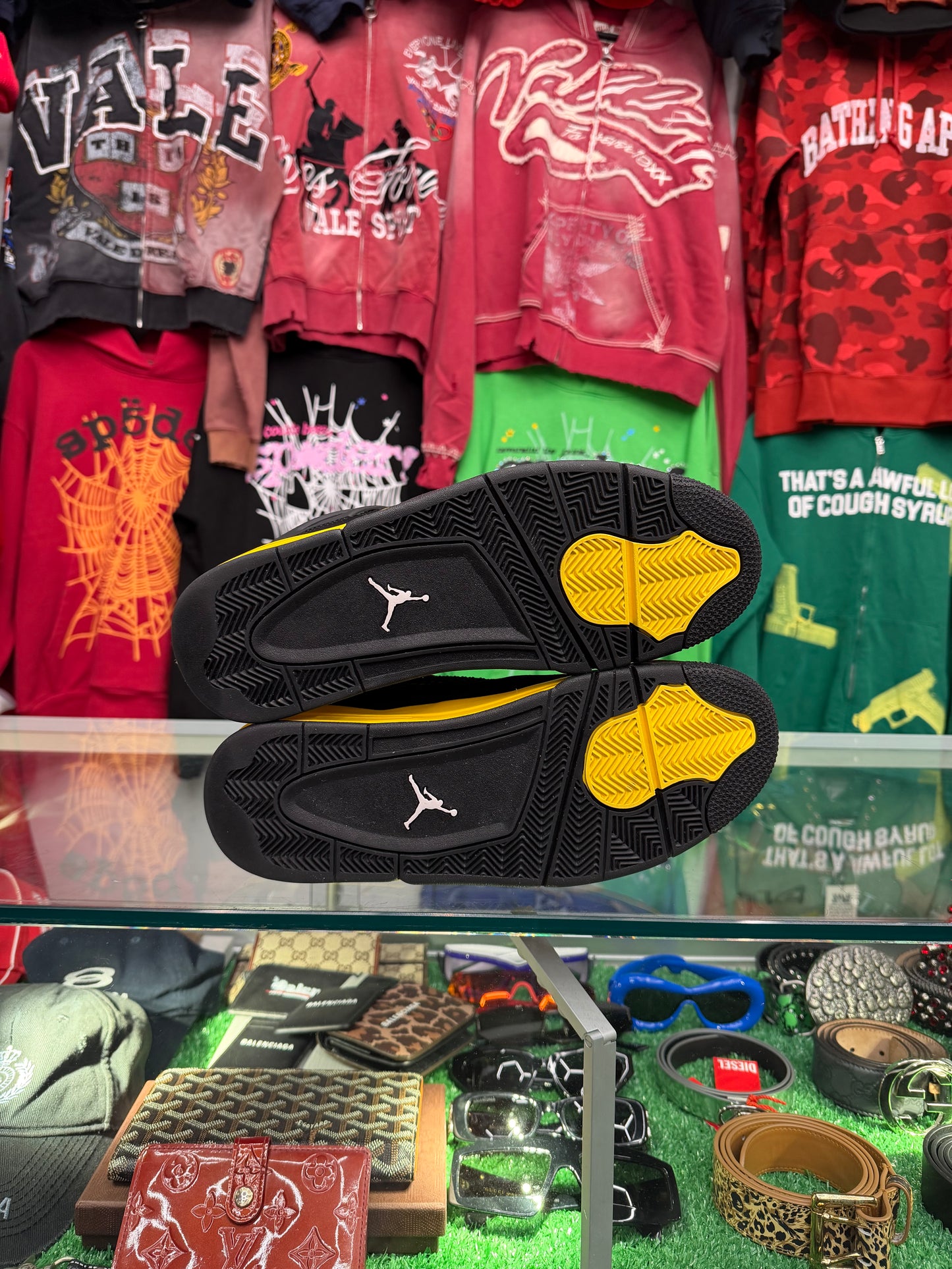 JORDAN 4 YELLOW THUNDER (PRE-OWNED W/ BOX)