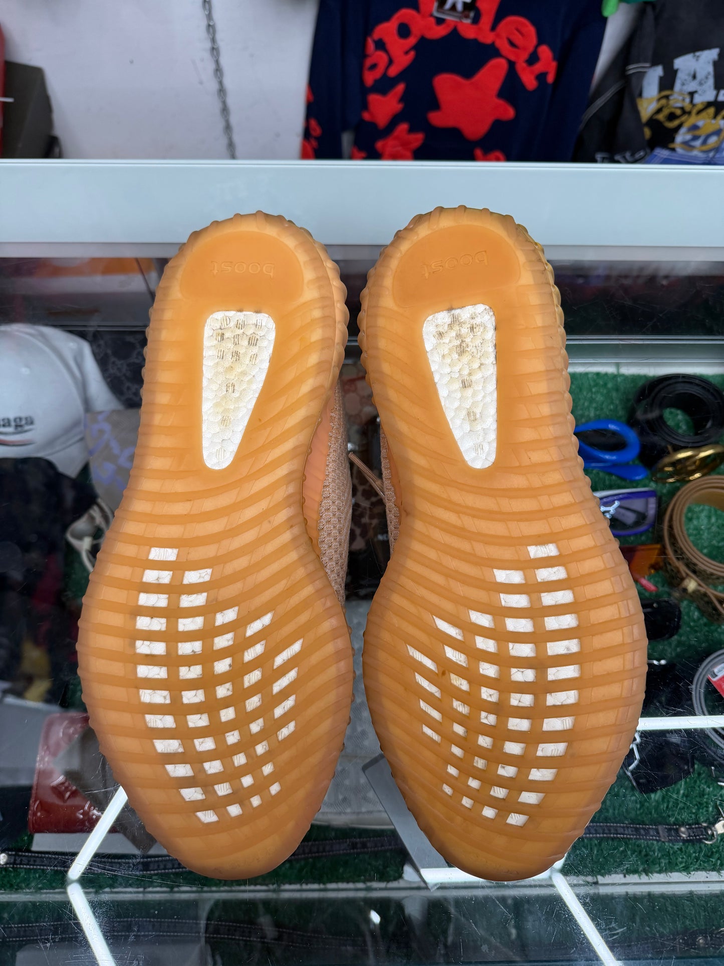 YEEZY 350 V2 CLAY (PRE-OWNED W/ BOX)