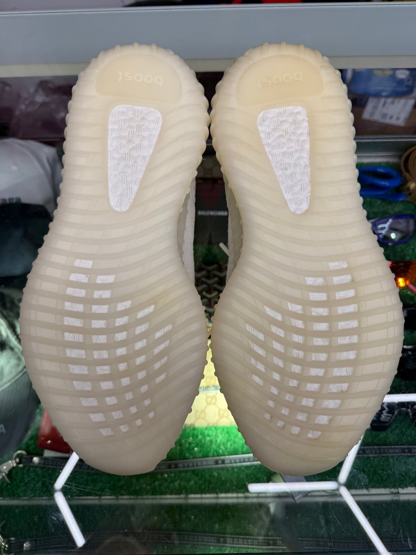 YEEZY 350 V2 ALL WHITE (PRE-OWNED W/ BOX)