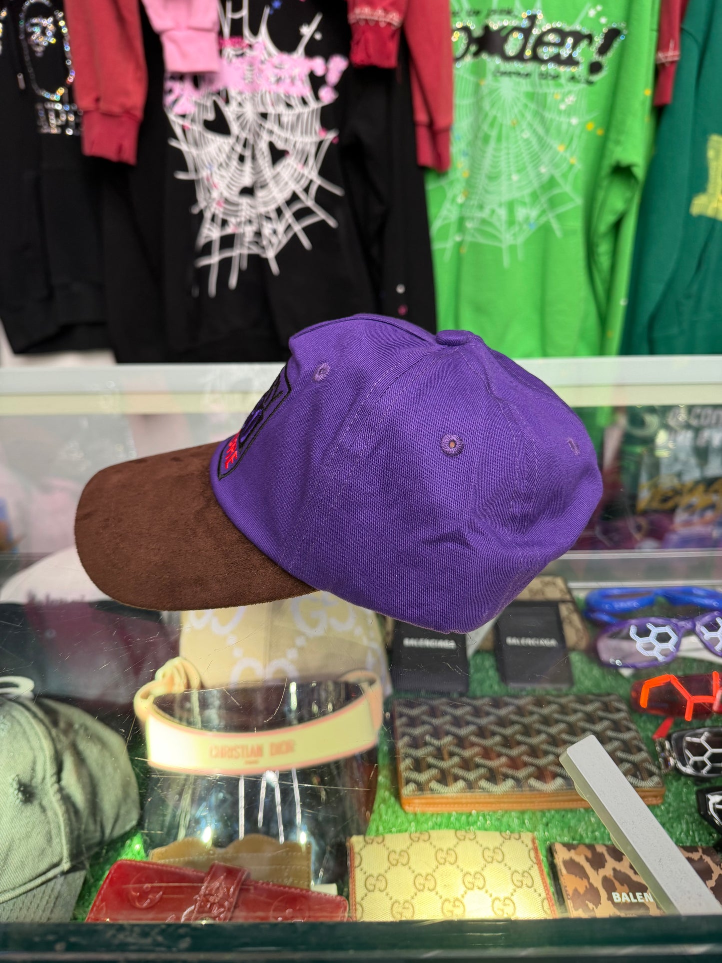 GV GALLERY RASPBERRY HILL FUTURE HAT (BRAND NEW)