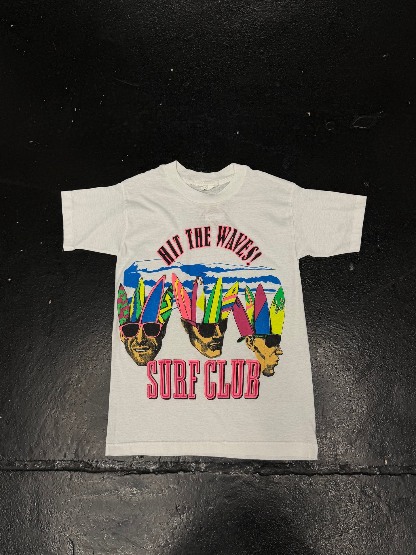 HIT THE WAVES T-SHIRT