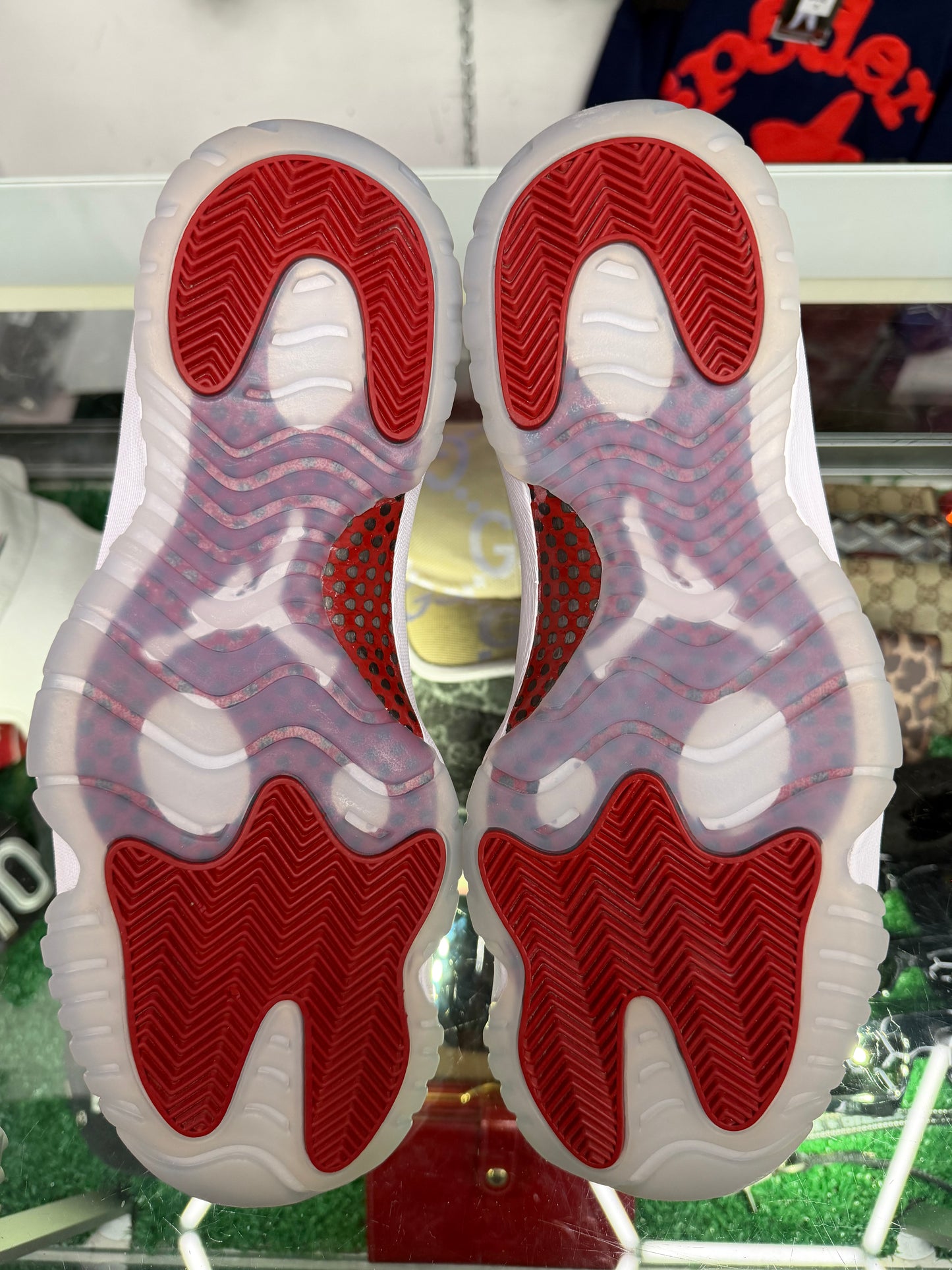 JORDAN 11 CHERRY RED (PRE-OWNED W/ BOX)