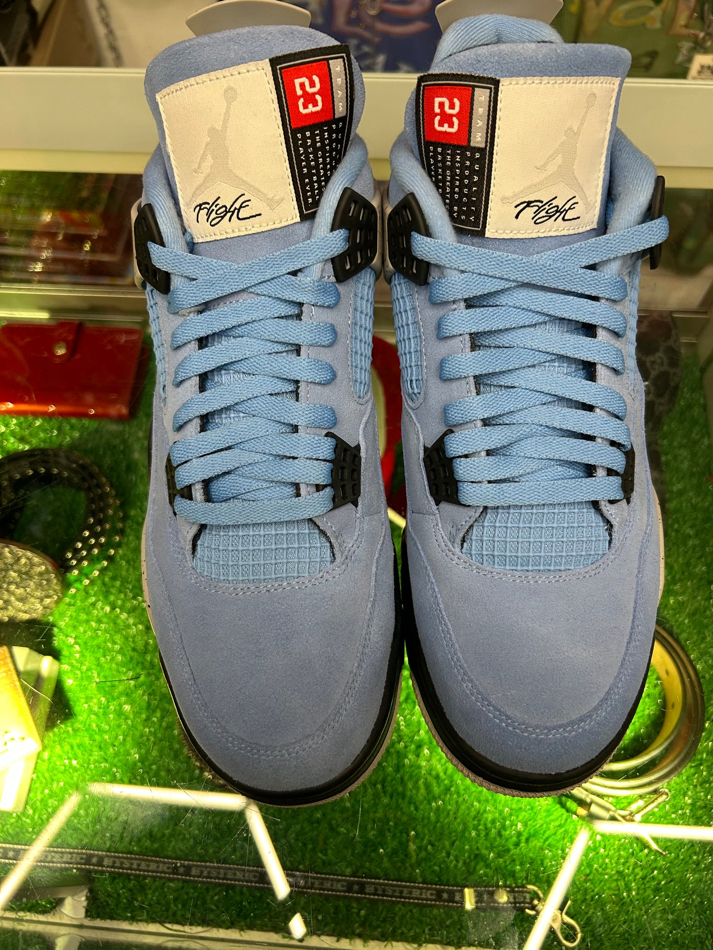 JORDAN 4 RETRO UNIVERSITY BLUE (PRE-OWNED W/ BOX)