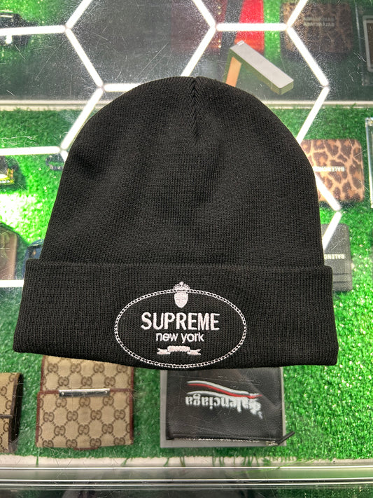 SUPREME CREST BEANIE BLACK (PRE-OWNED)