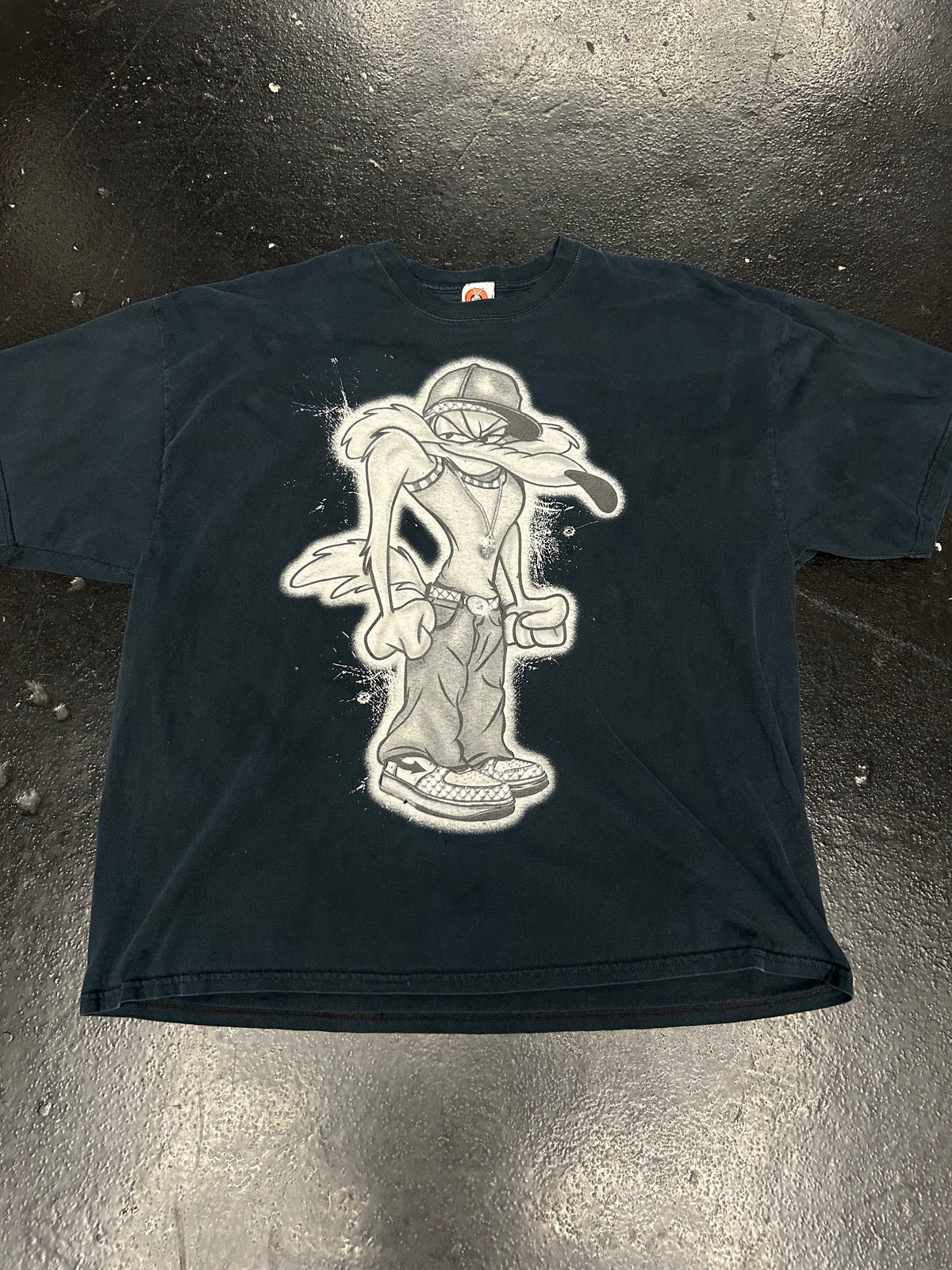 LOONEY TUNES WILLEY CYOTE BLACK TEE