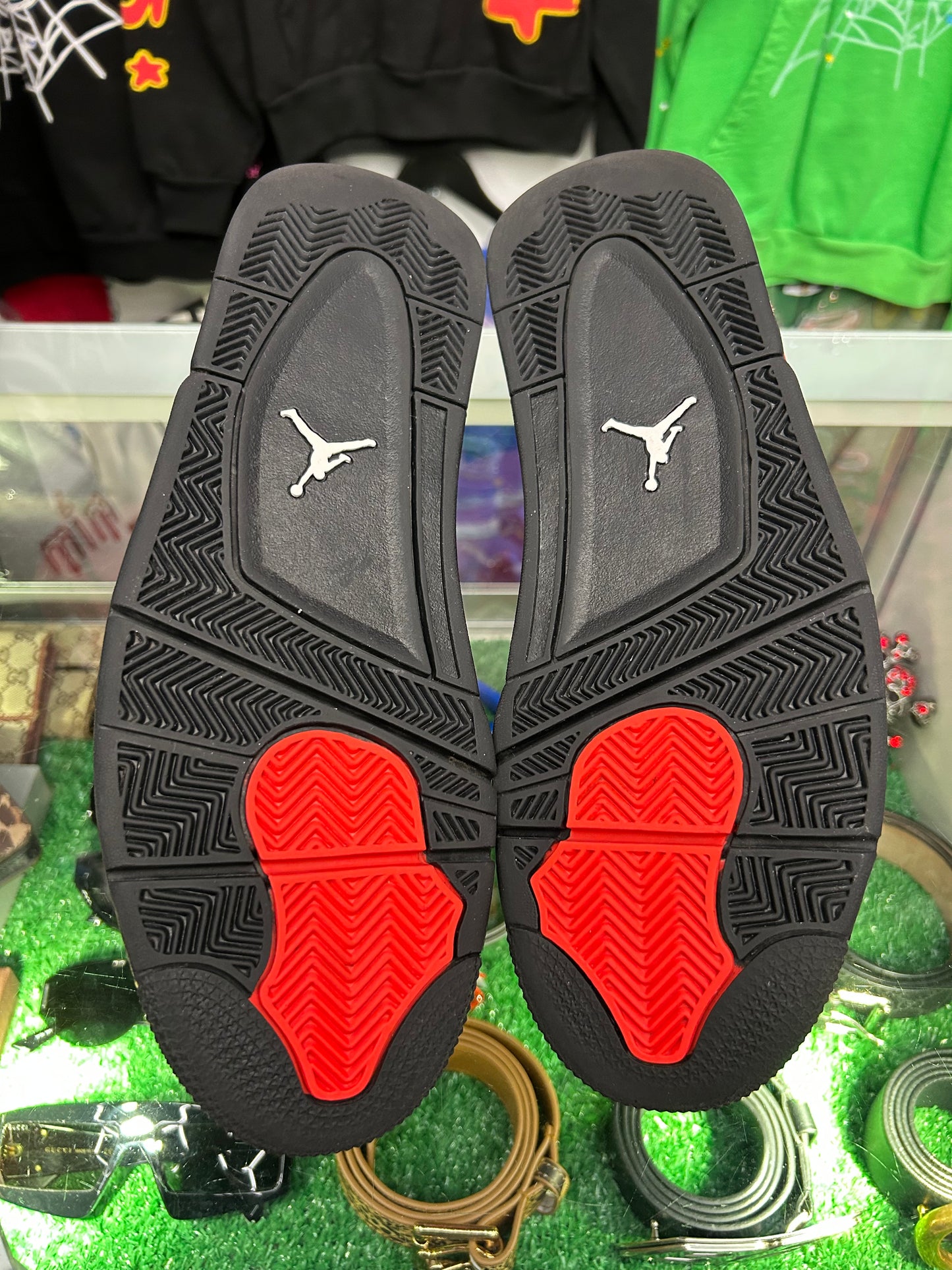 JORDAN 4 RED THUNDER (PRE-OWNED W/BOX)