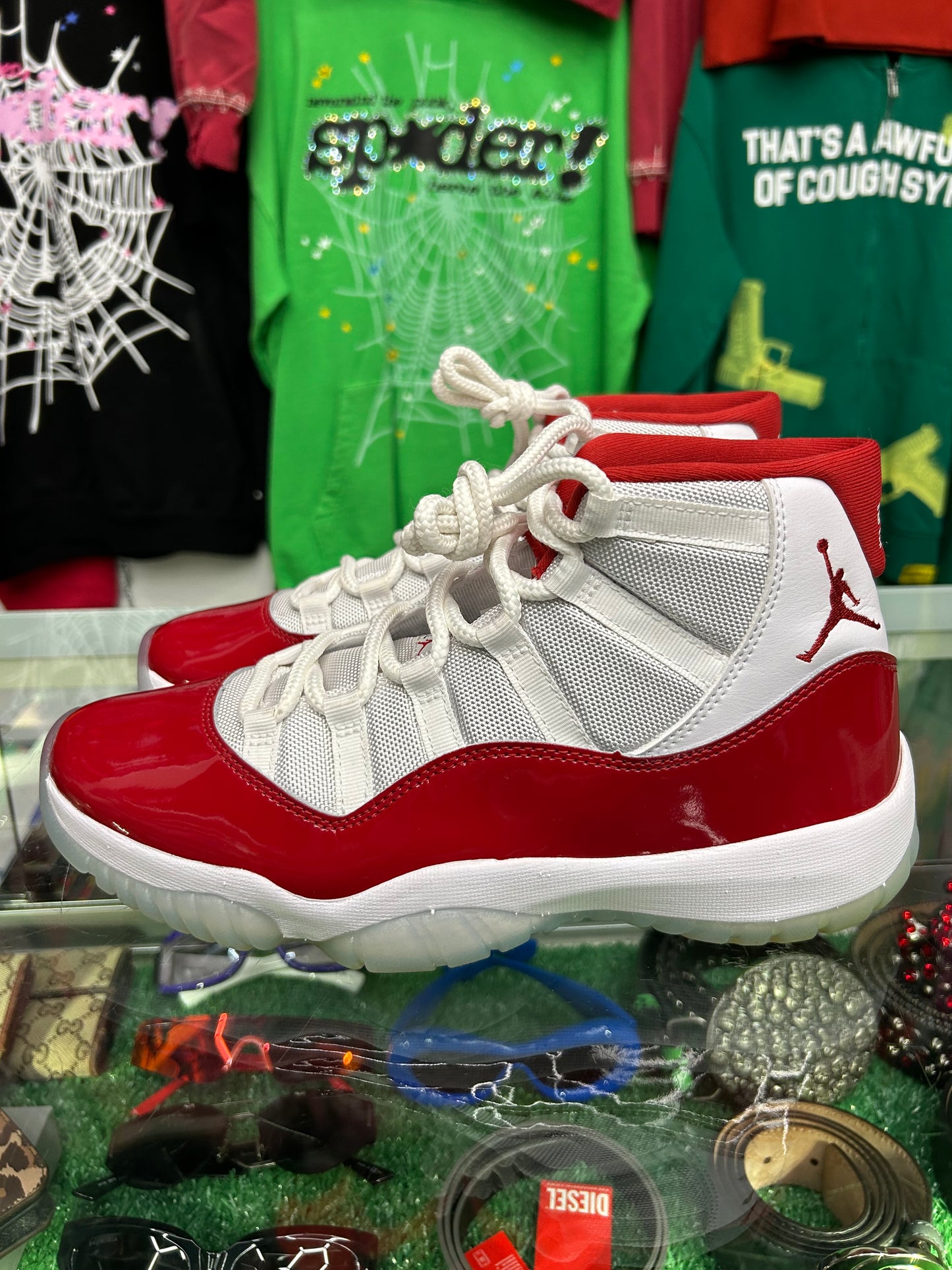 JORDAN 11 CHERRY (PRE-OWNED W/ BOX)