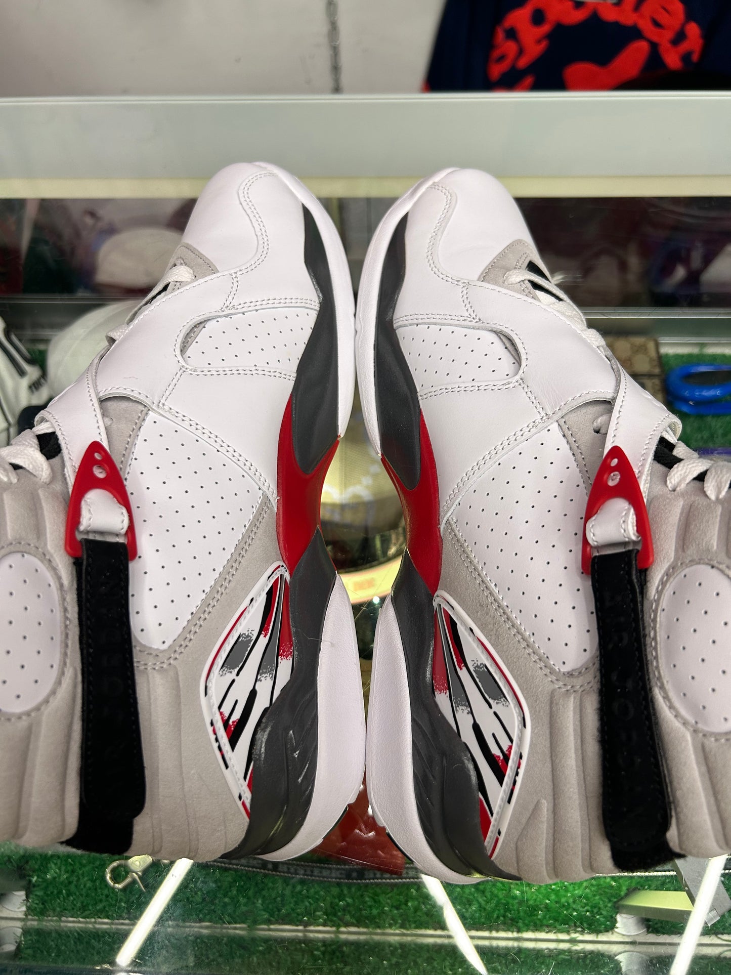 JORDAN 8 BUGS BUNNY (PRE-OWNED W/ BOX)
