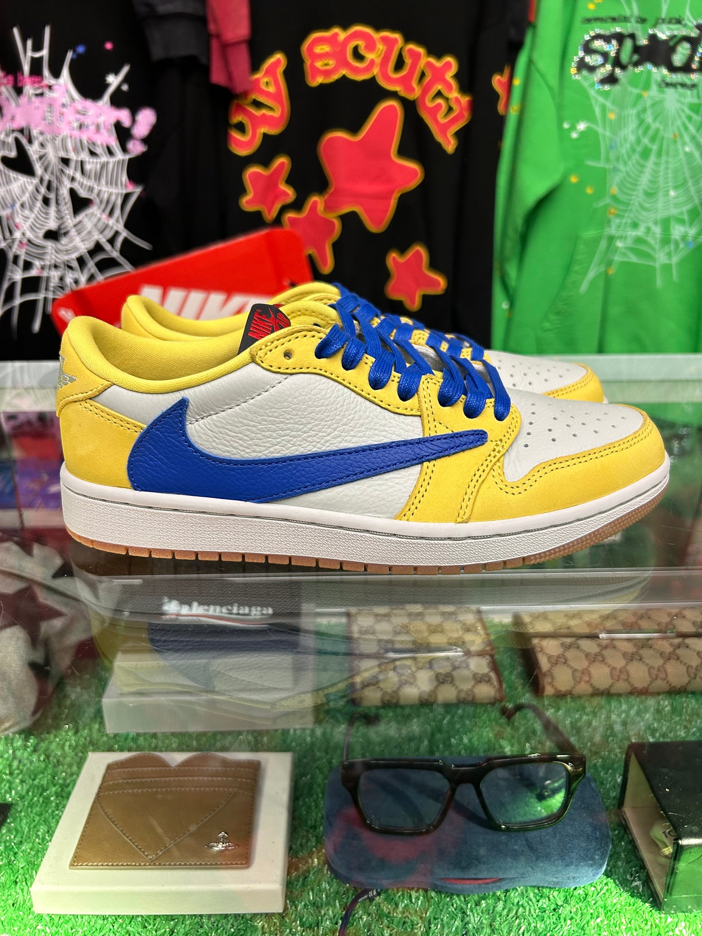 TRAVIS SCOTT X JORDAN 1 LOW CANARY (PRE-OWNED W/ BOX)