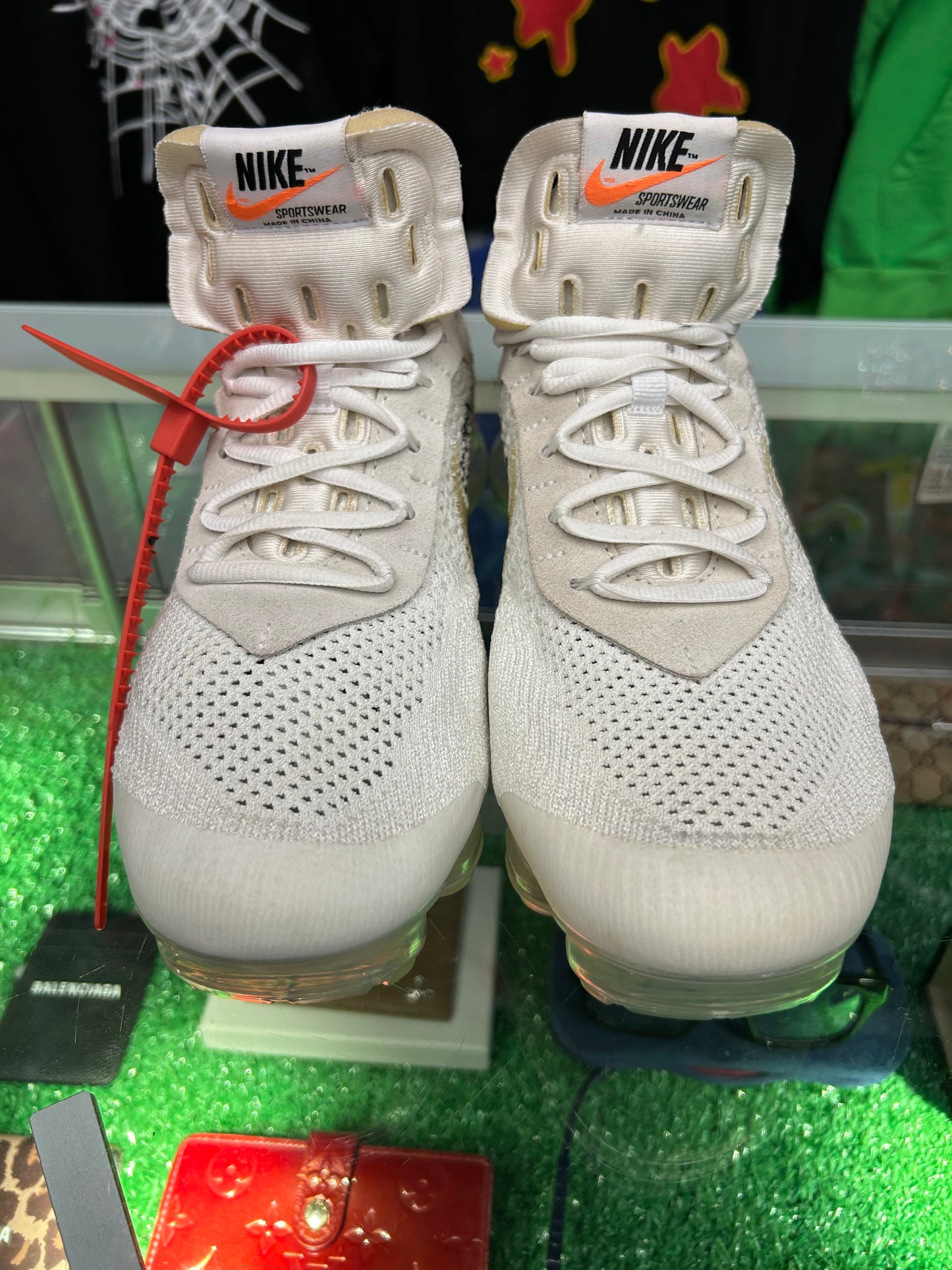 OFF-WHITE NIKE VAPORMAX THE 10 (PRE-OWNED / WITH BOX)