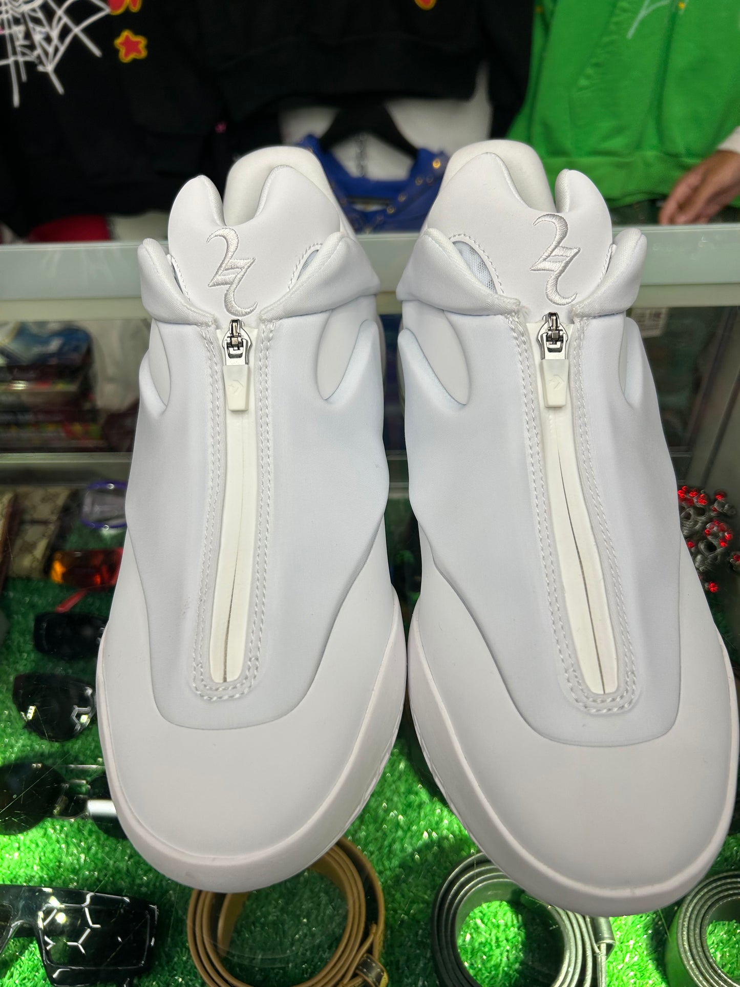 SHAI 001 WHITE (PRE-OWNED W/ BOX)