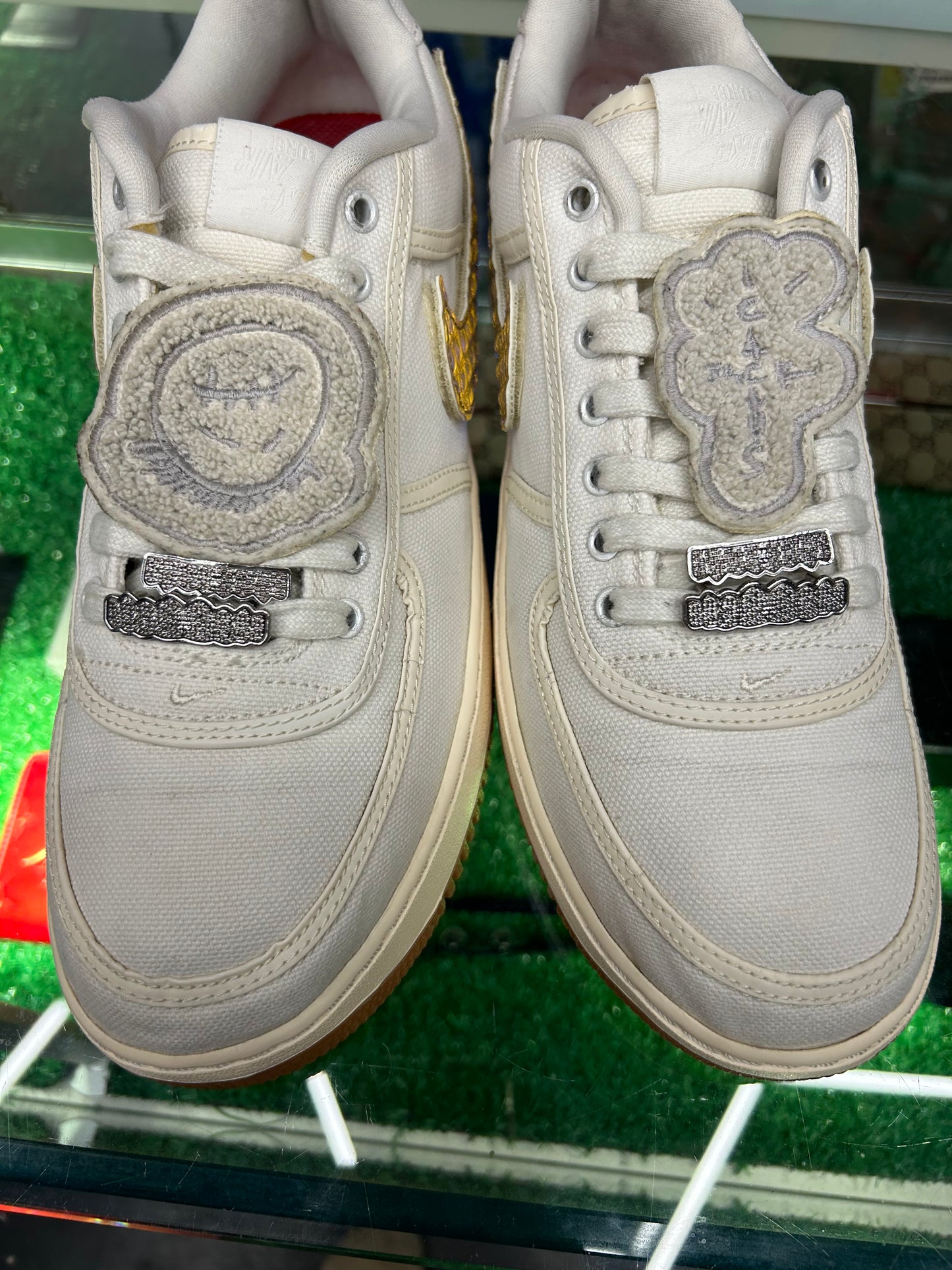 AIR FORCE 1 TRAVIS SCOTT NIKE “SAIL GUM” (PRE-OWNED W/ BOX)