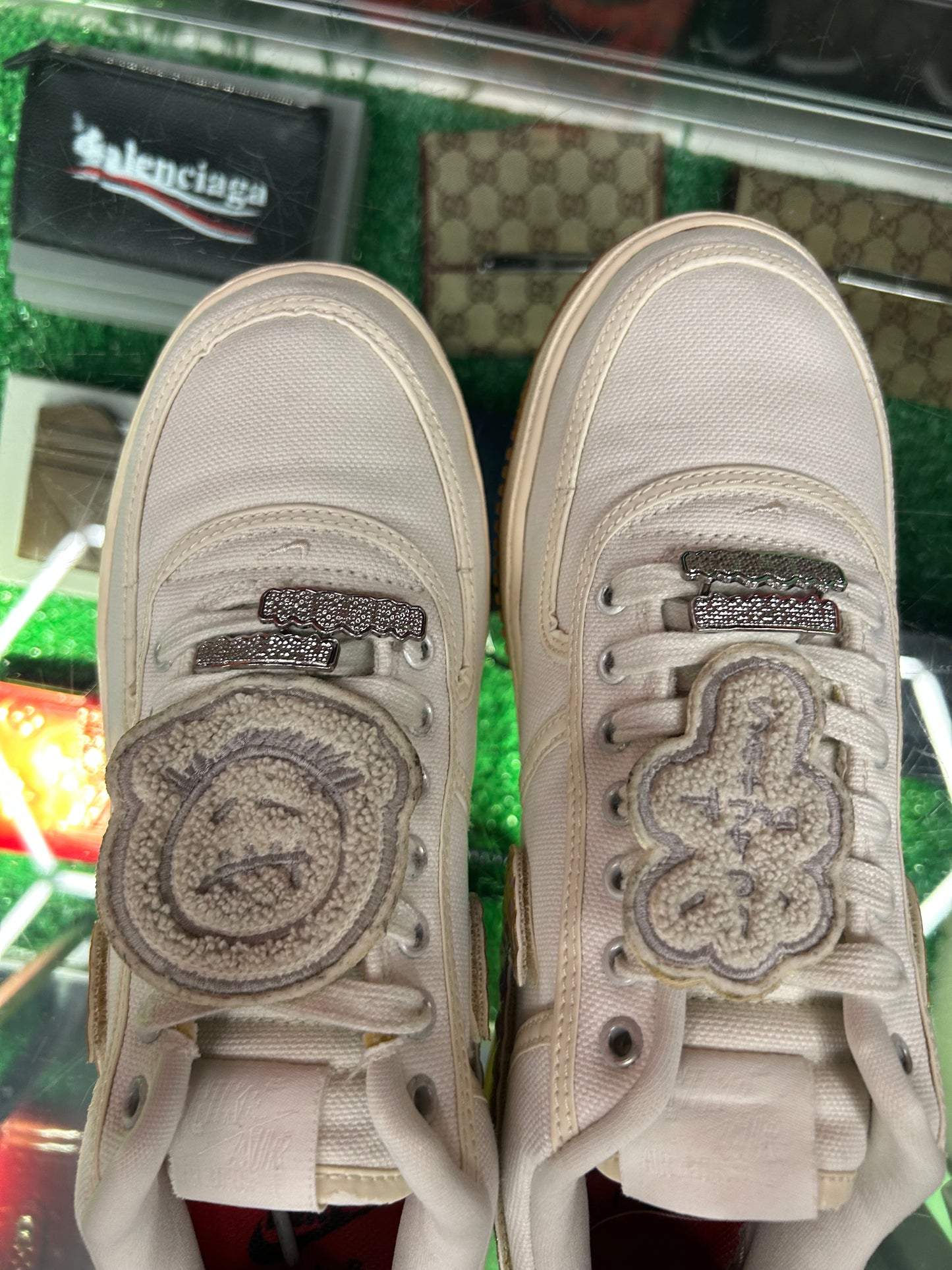 AIR FORCE 1 TRAVIS SCOTT NIKE “SAIL GUM” (PRE-OWNED W/ BOX)