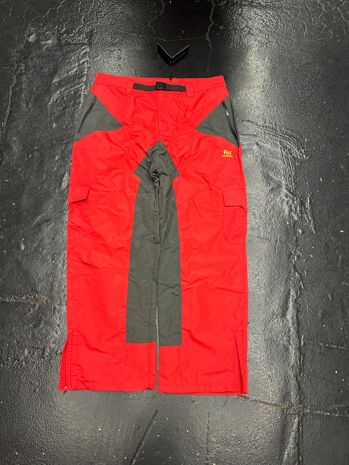 RASPBERRY HILLS RH TRAIL PANTS (BRAND NEW)