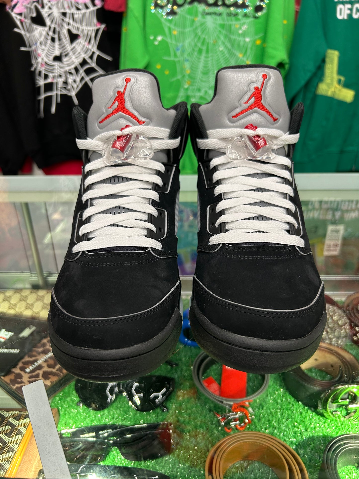 JORDAN 5 BLACK METALLIC (PRE-OWNED W/ BOX)