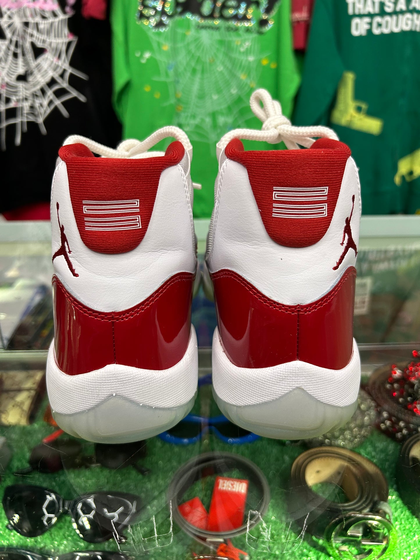 JORDAN 11 CHERRY (PRE-OWNED W/ BOX)