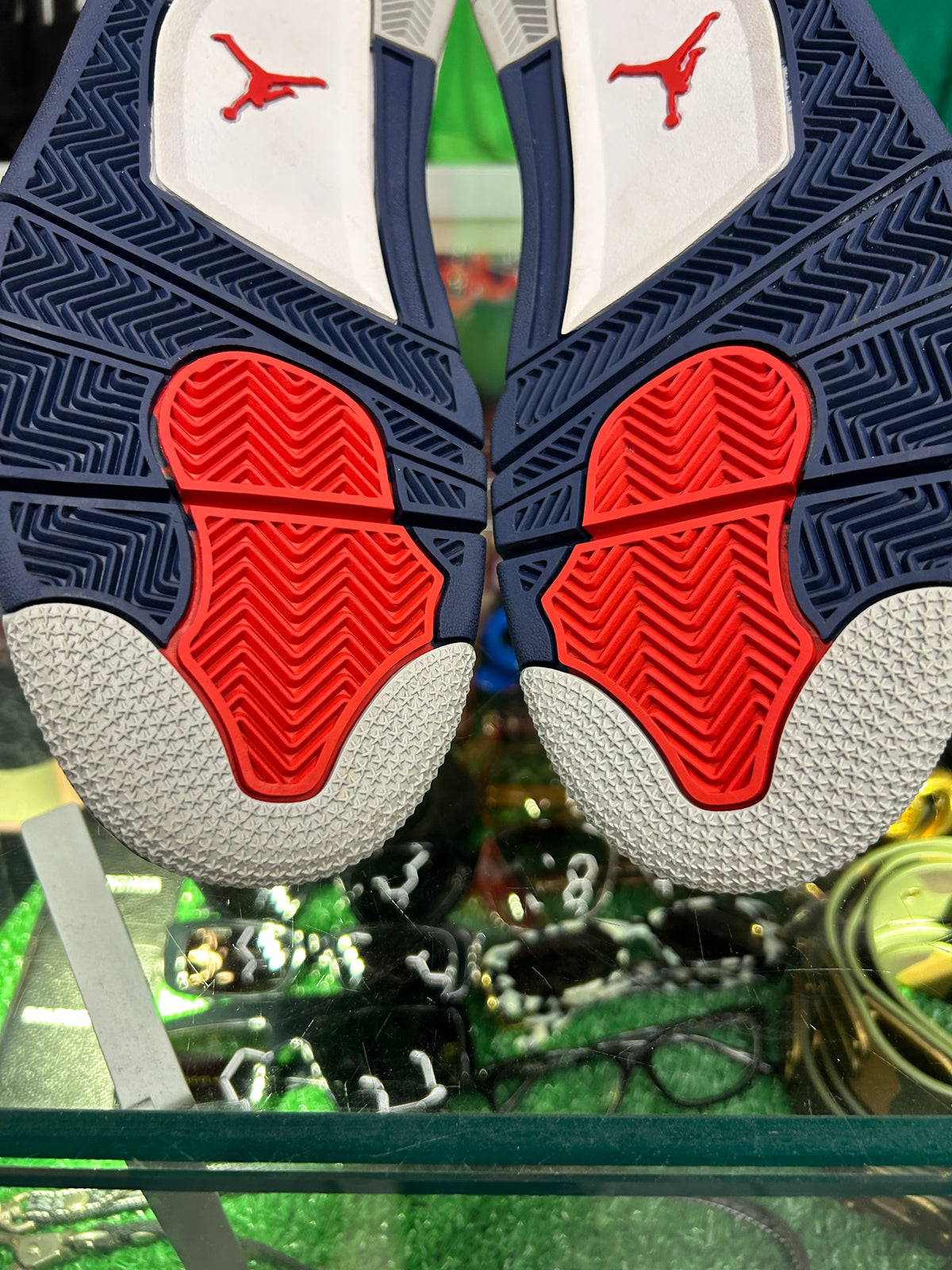 JORDAN 4 MIDNIGHT NAVY (PRE-OWNED NO BOX)