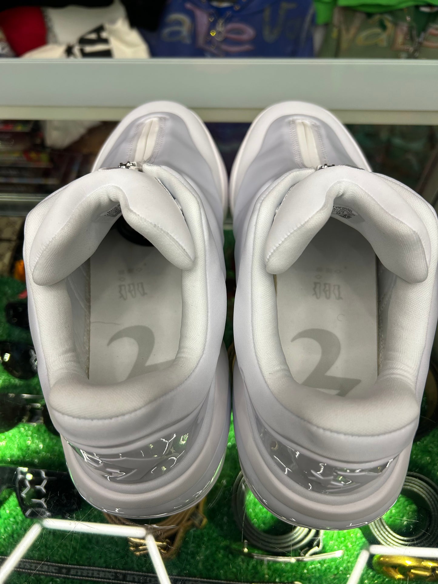 SHAI 001 WHITE (PRE-OWNED W/ BOX)