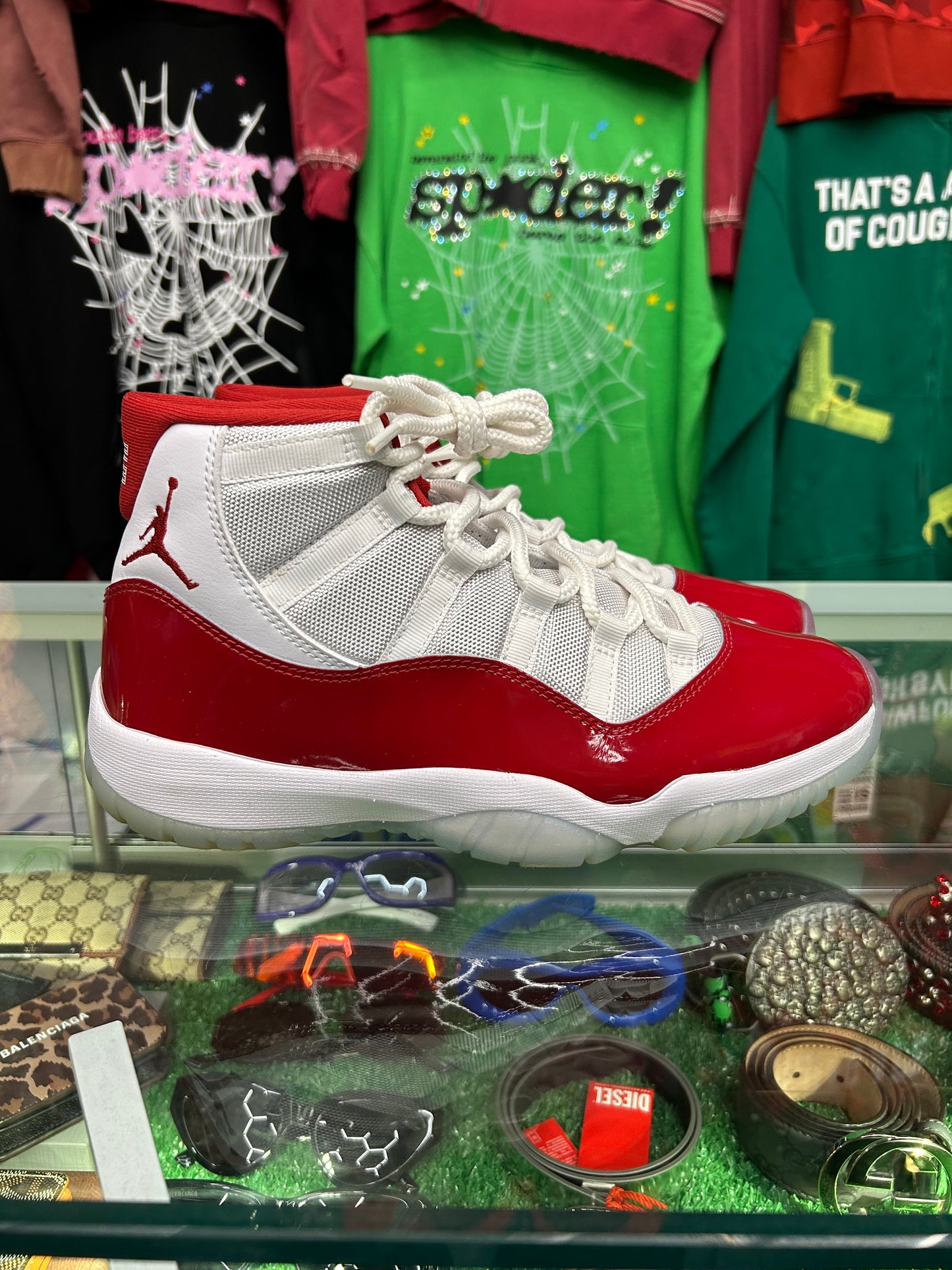 JORDAN 11 CHERRY (PRE-OWNED W/ BOX)