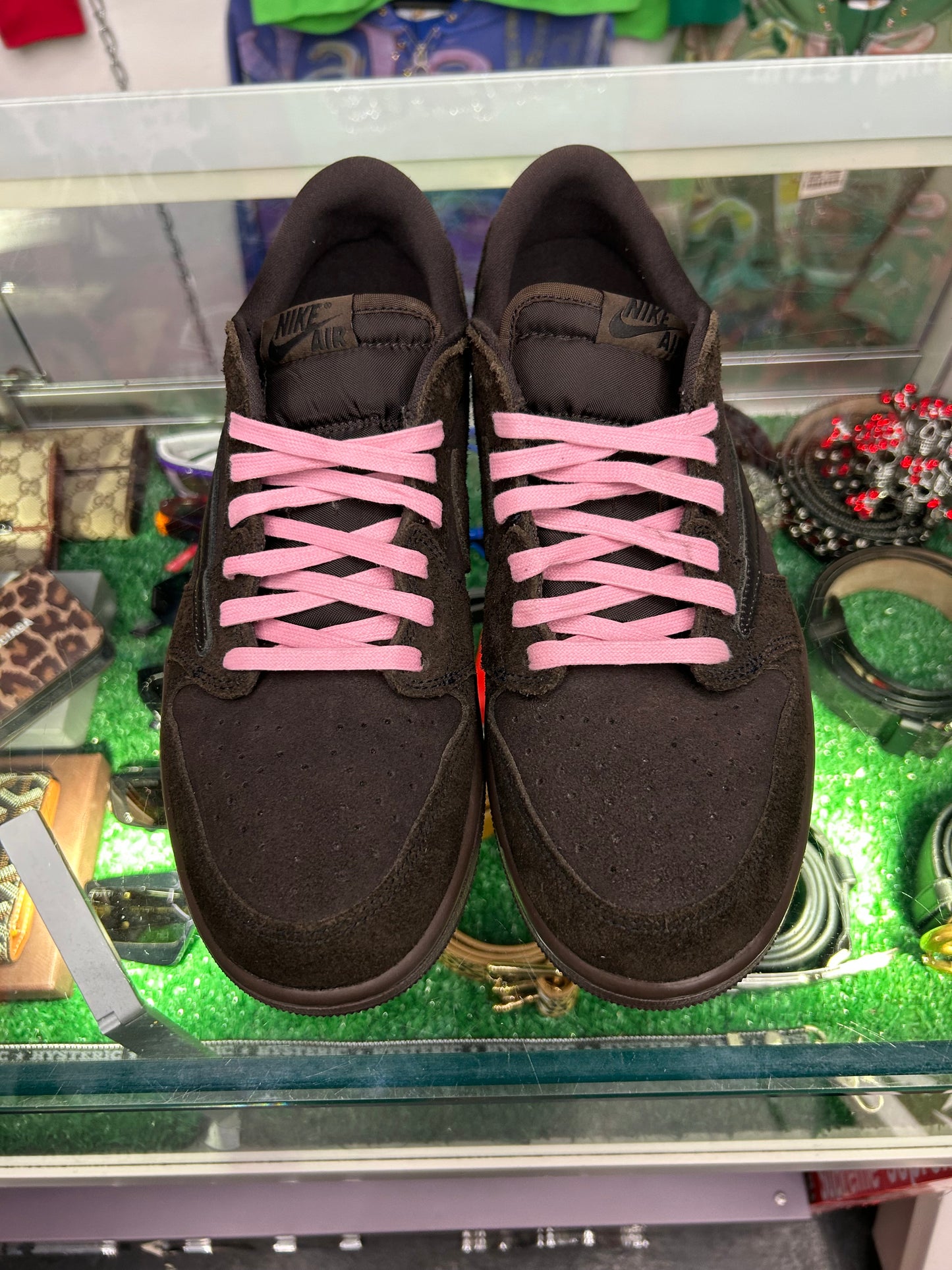 TRAVIS SCOTT JORDAN 1 LOW VELVET BROWN (PRE-OWNED W/ BOX)