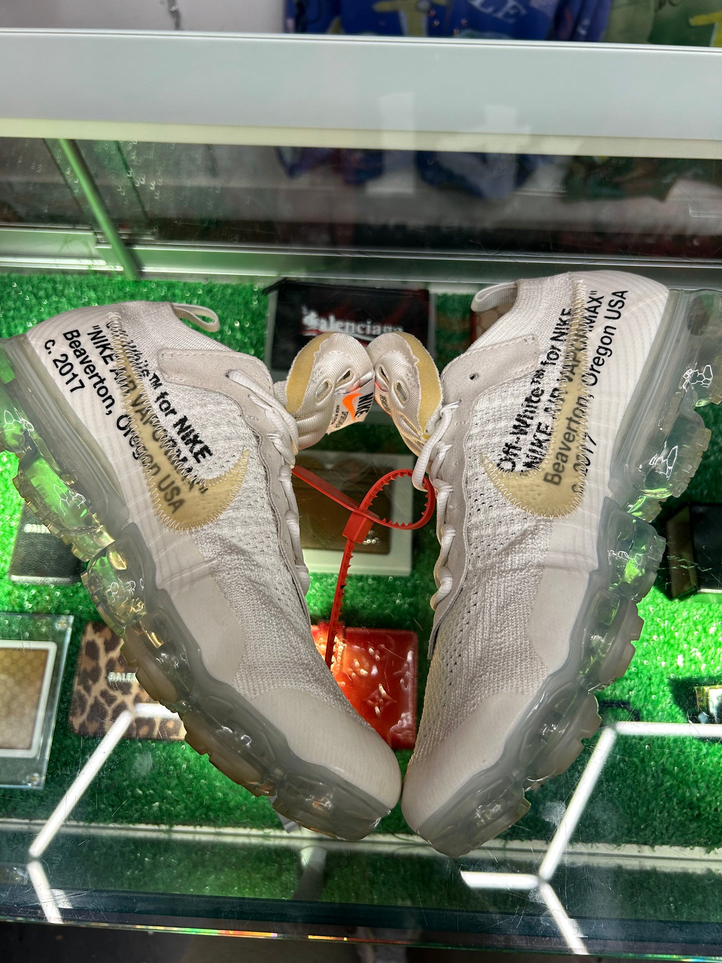 OFF-WHITE NIKE VAPORMAX THE 10 (PRE-OWNED / WITH BOX)