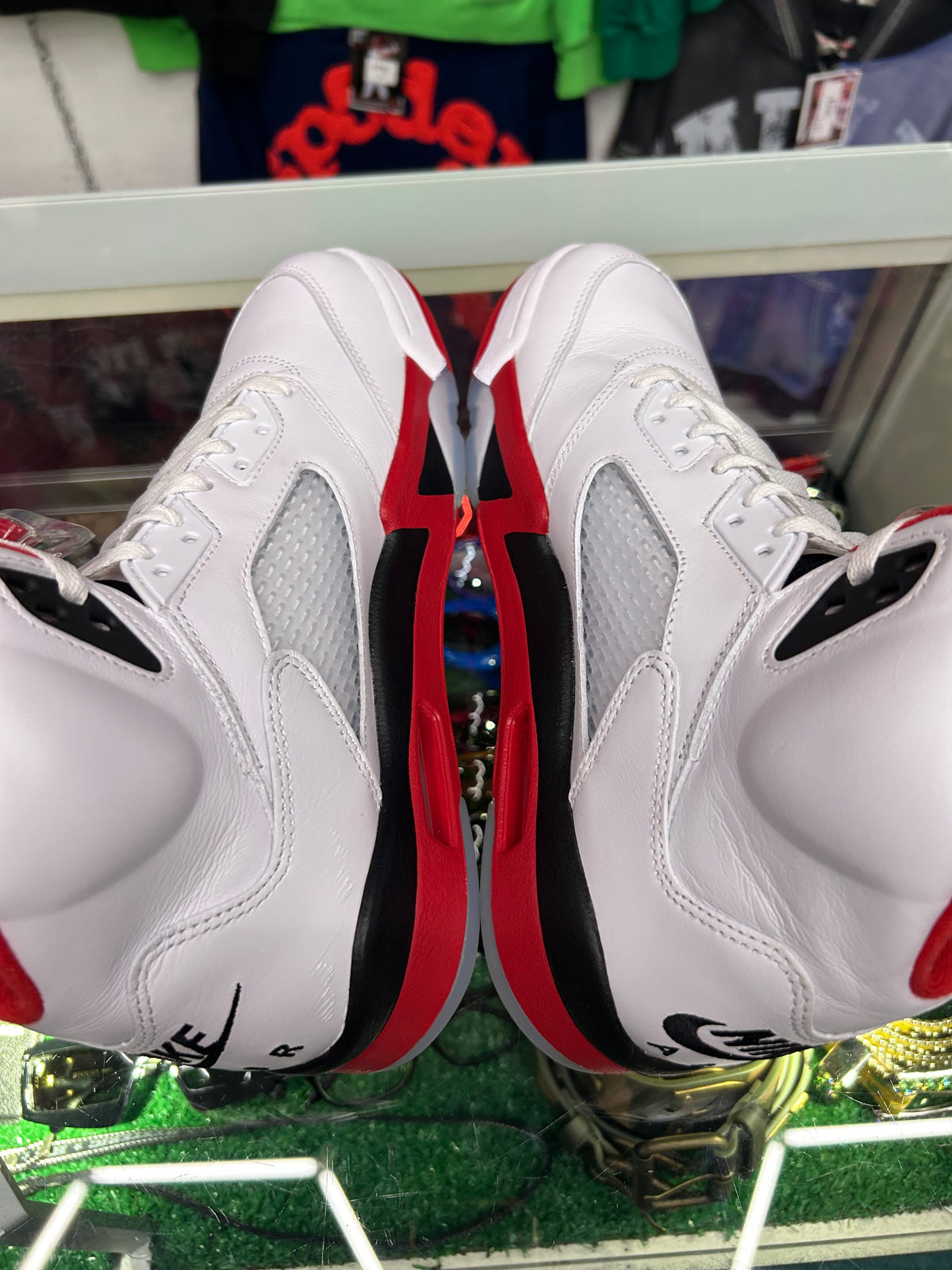 JORDAN 5 FIRE RED (PRE-OWNED)