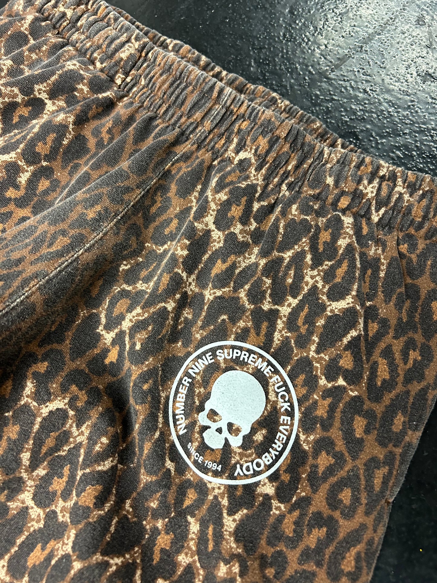 SUPREME X NUMBER NINE LEOPARD PRINT SWEATPANTS (PRE-OWNED)