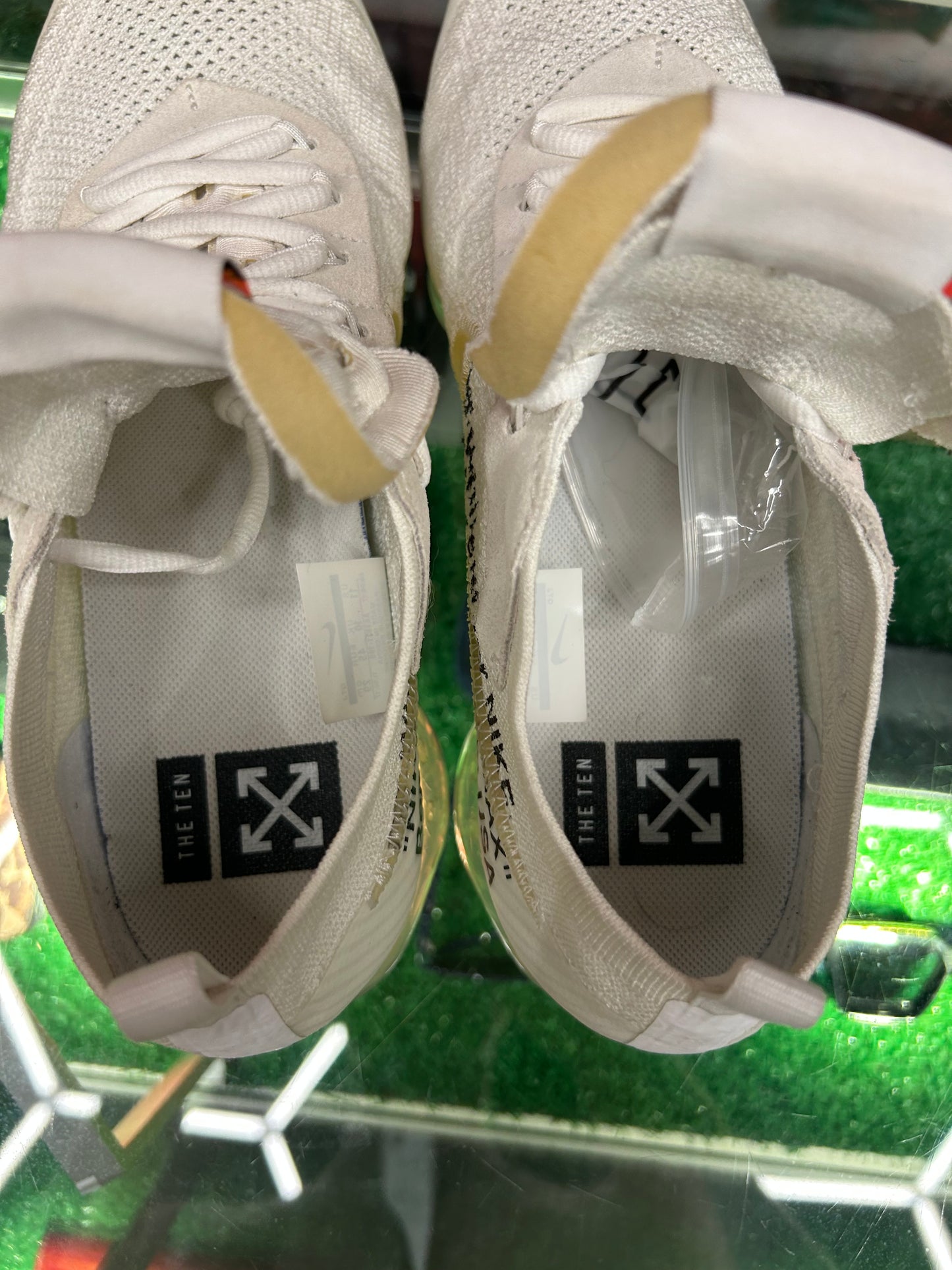 OFF-WHITE NIKE VAPORMAX THE 10 (PRE-OWNED / WITH BOX)