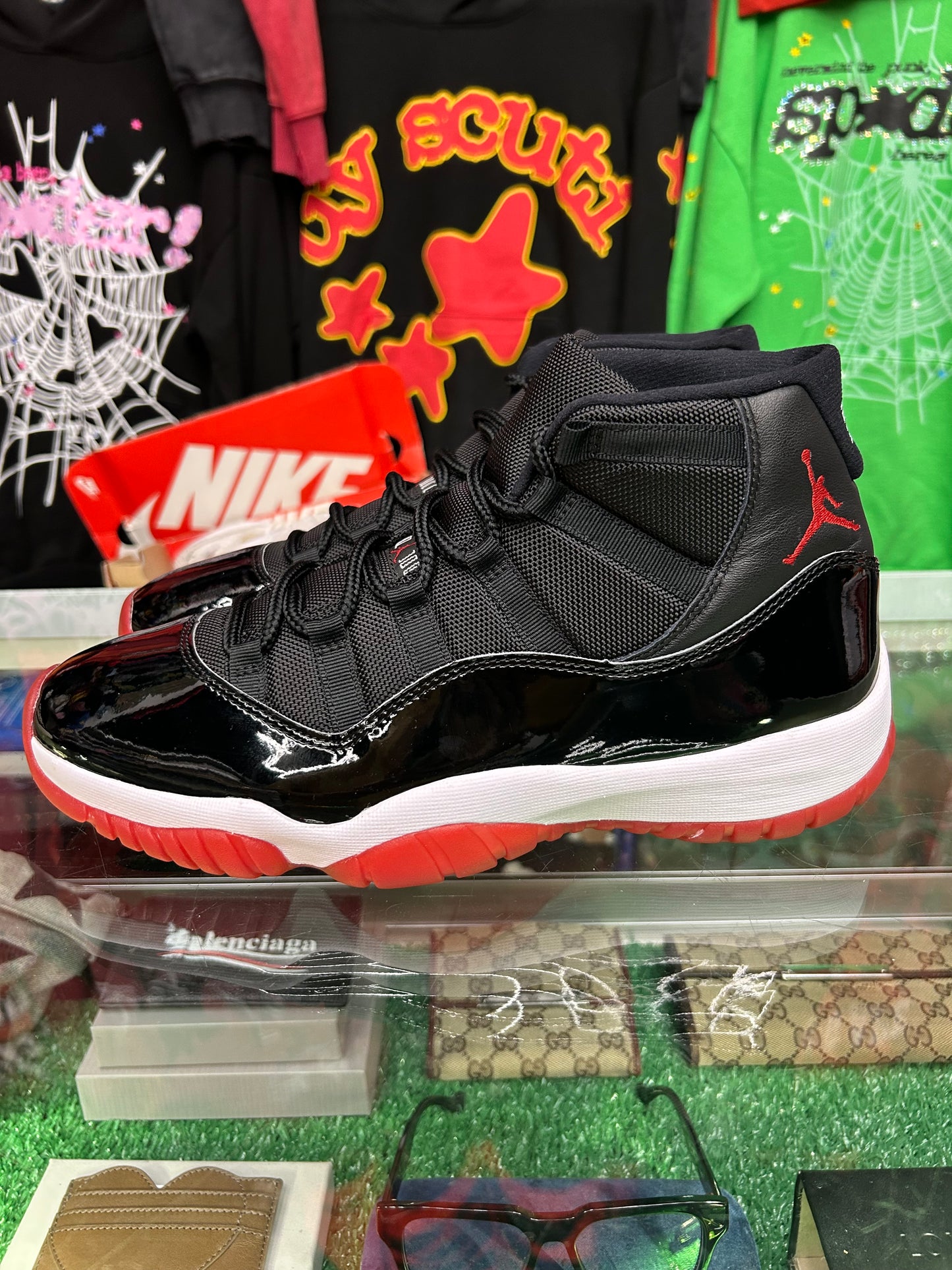 JORDAN 11 PLAYOFF BRED (PRE-OWNED W/ BOX)