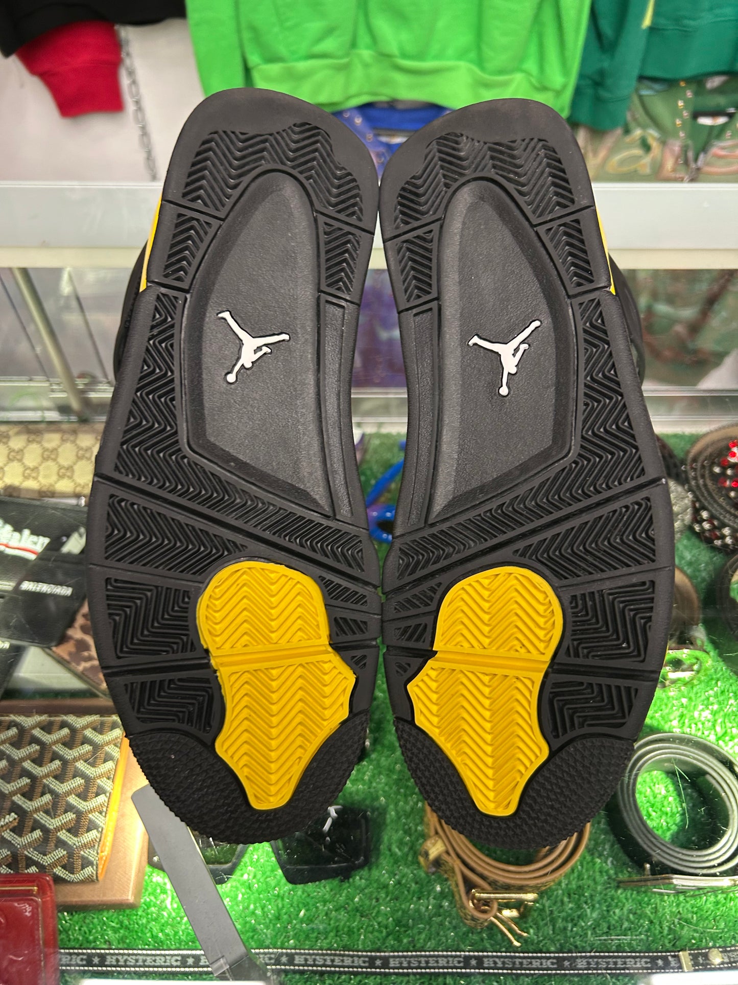 JORDAN 4 YELLOW THUNDER (PRE-OWNED W/ BOX)