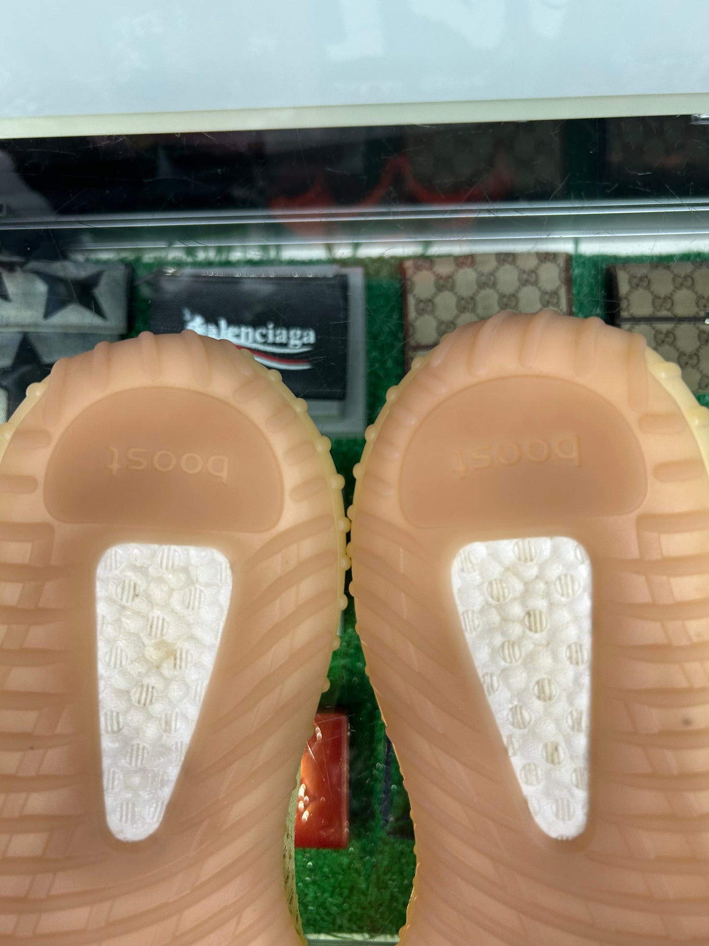 YEEZY 350 V2 LINEN (PRE-OWNED W/ BOX)
