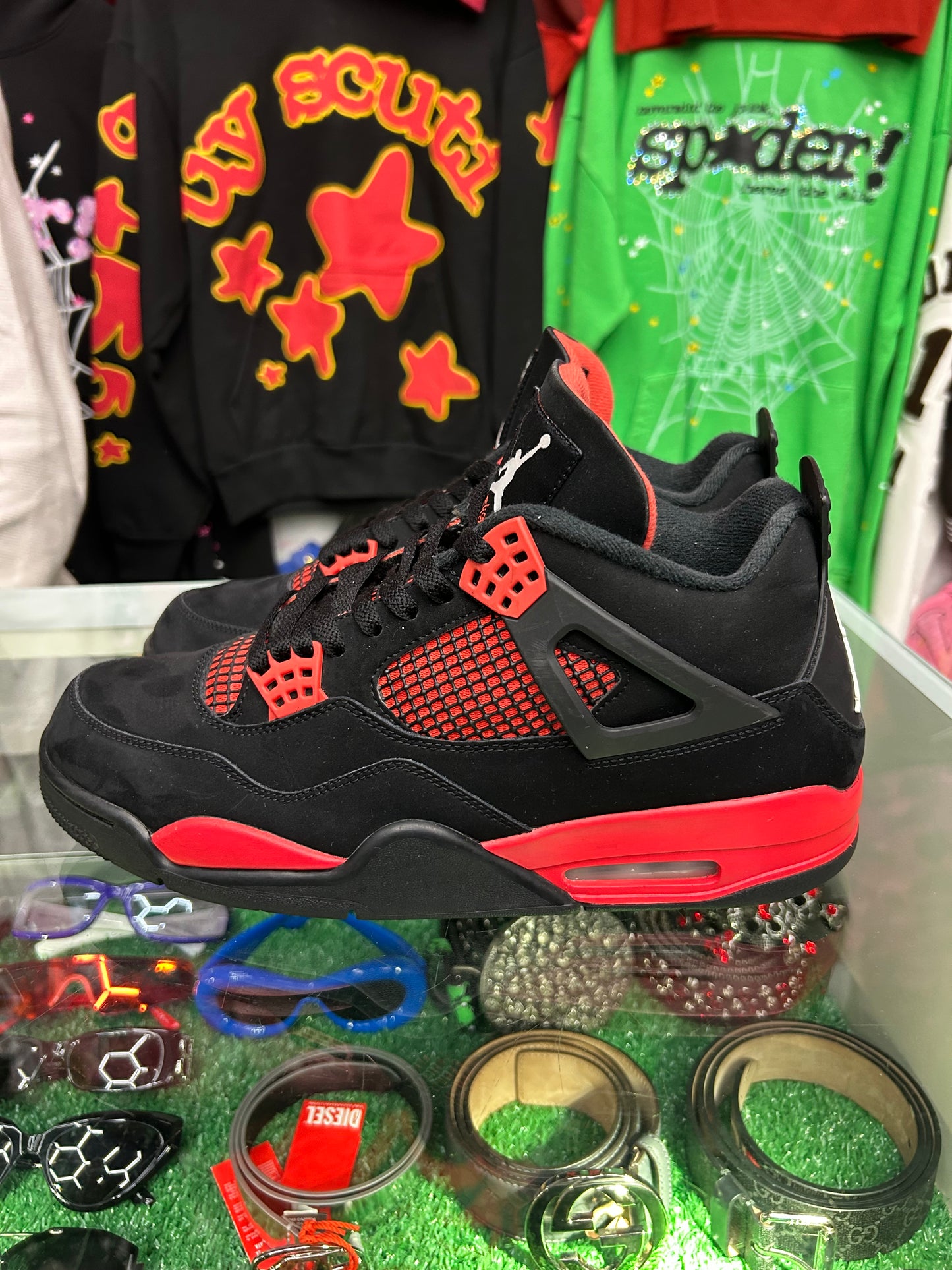 JORDAN 4 RED THUNDER (PRE-OWNED W/BOX)
