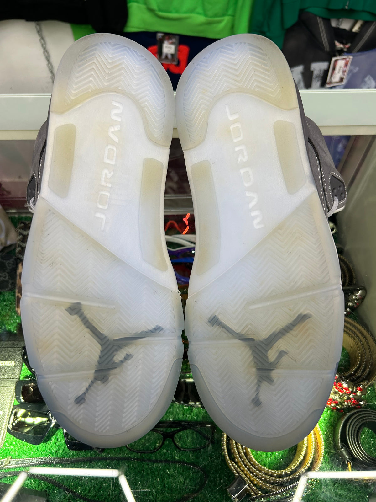 JORDAN 5 WOLF GREY (PRE-OWNED W/ BOX)