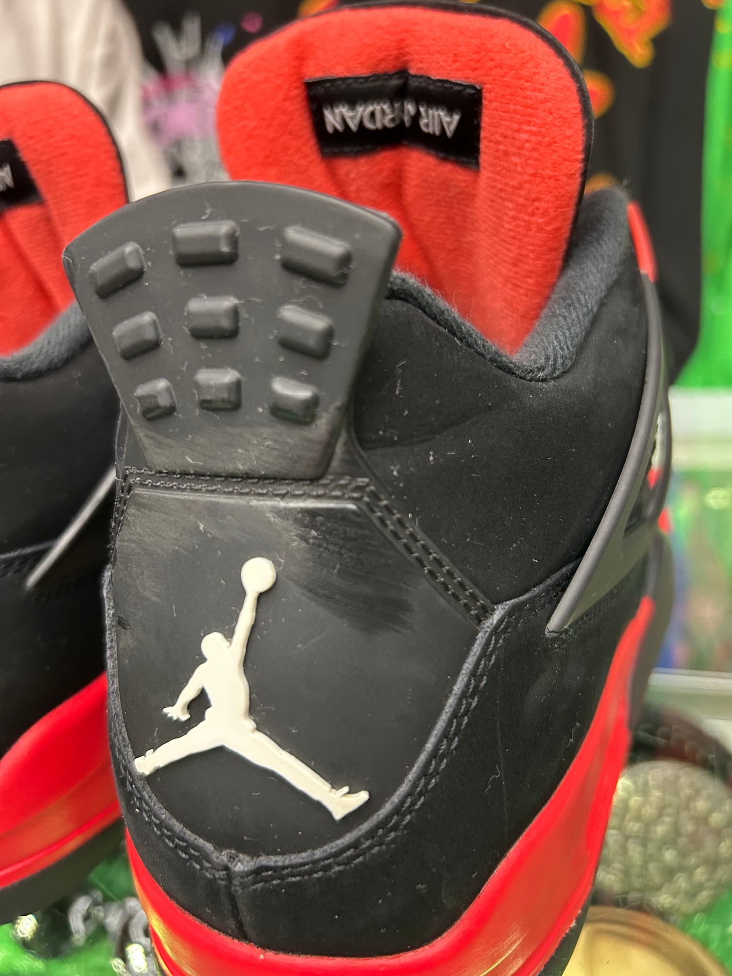 JORDAN 4 RED THUNDER (PRE-OWNED W/BOX)