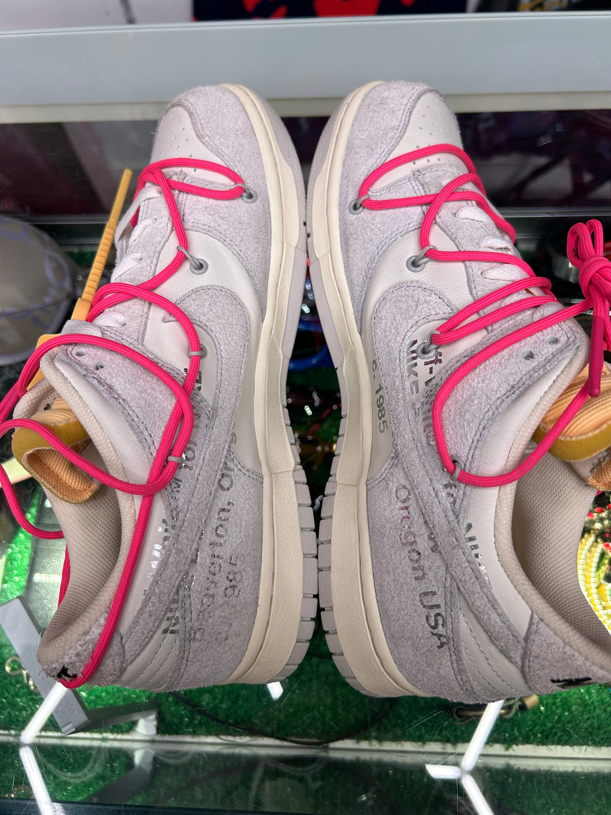 DUNK LOW OFF-WHITE LOT 17 (PRE-OWNED W/ BOX)