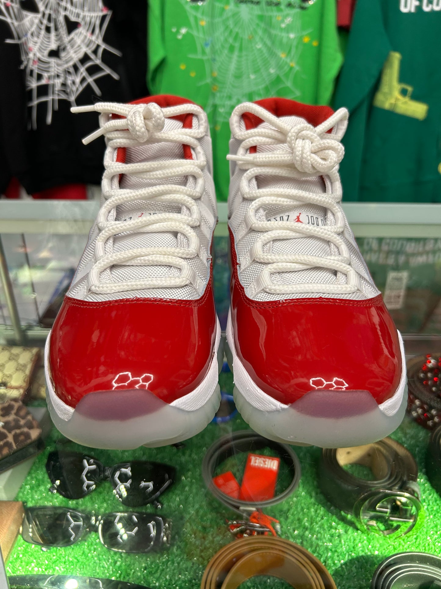 JORDAN 11 CHERRY (PRE-OWNED W/ BOX)