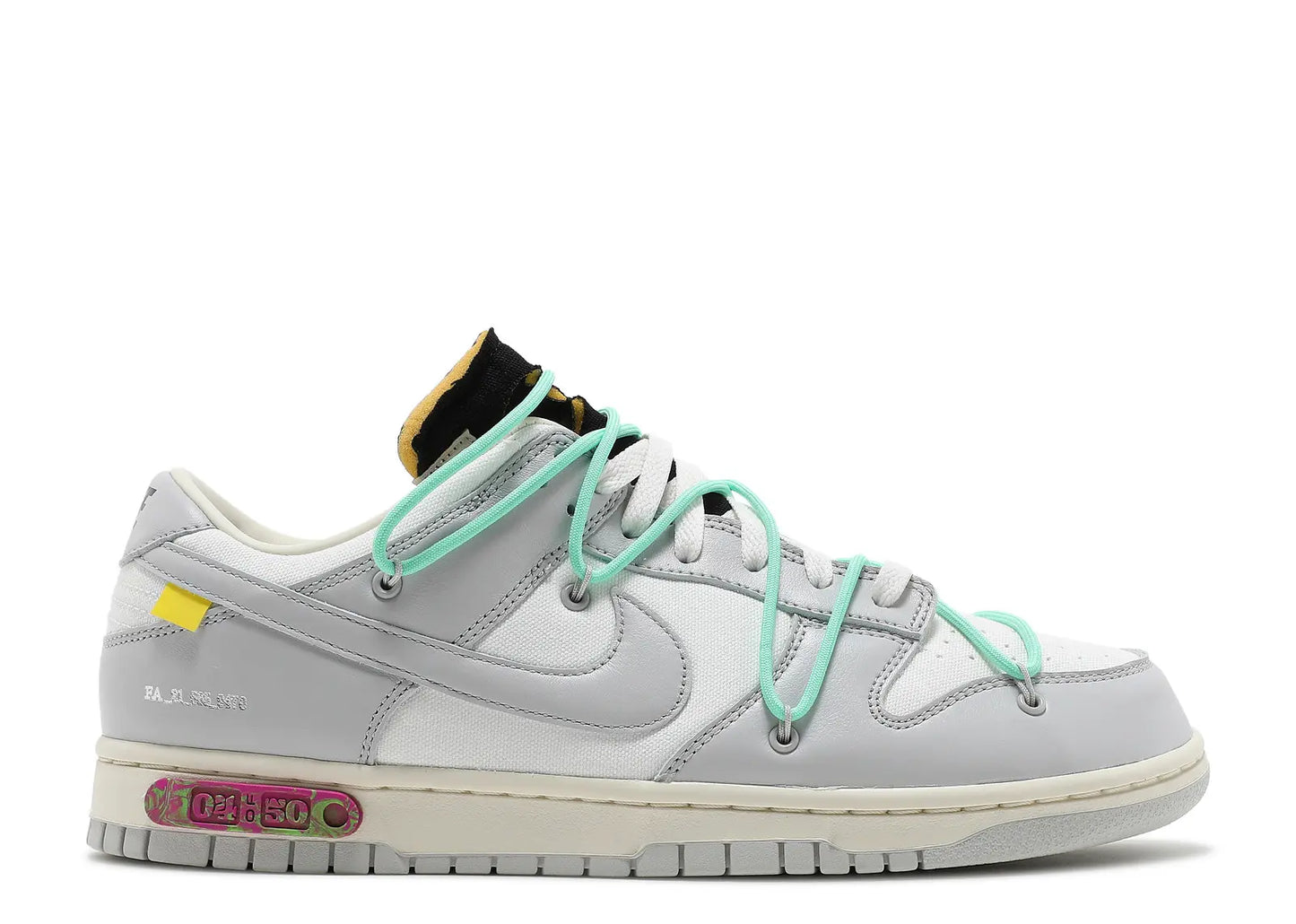 DUNK LOW OFF LOT 4 (PRE-OWNED W/ BOX)