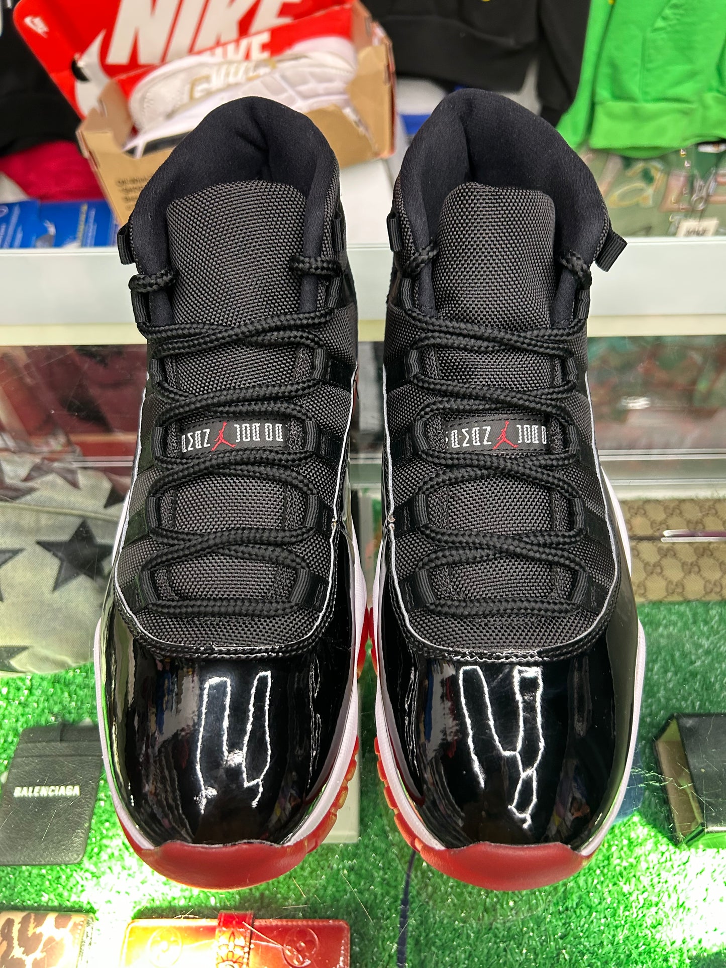 JORDAN 11 PLAYOFF BRED (PRE-OWNED W/ BOX)