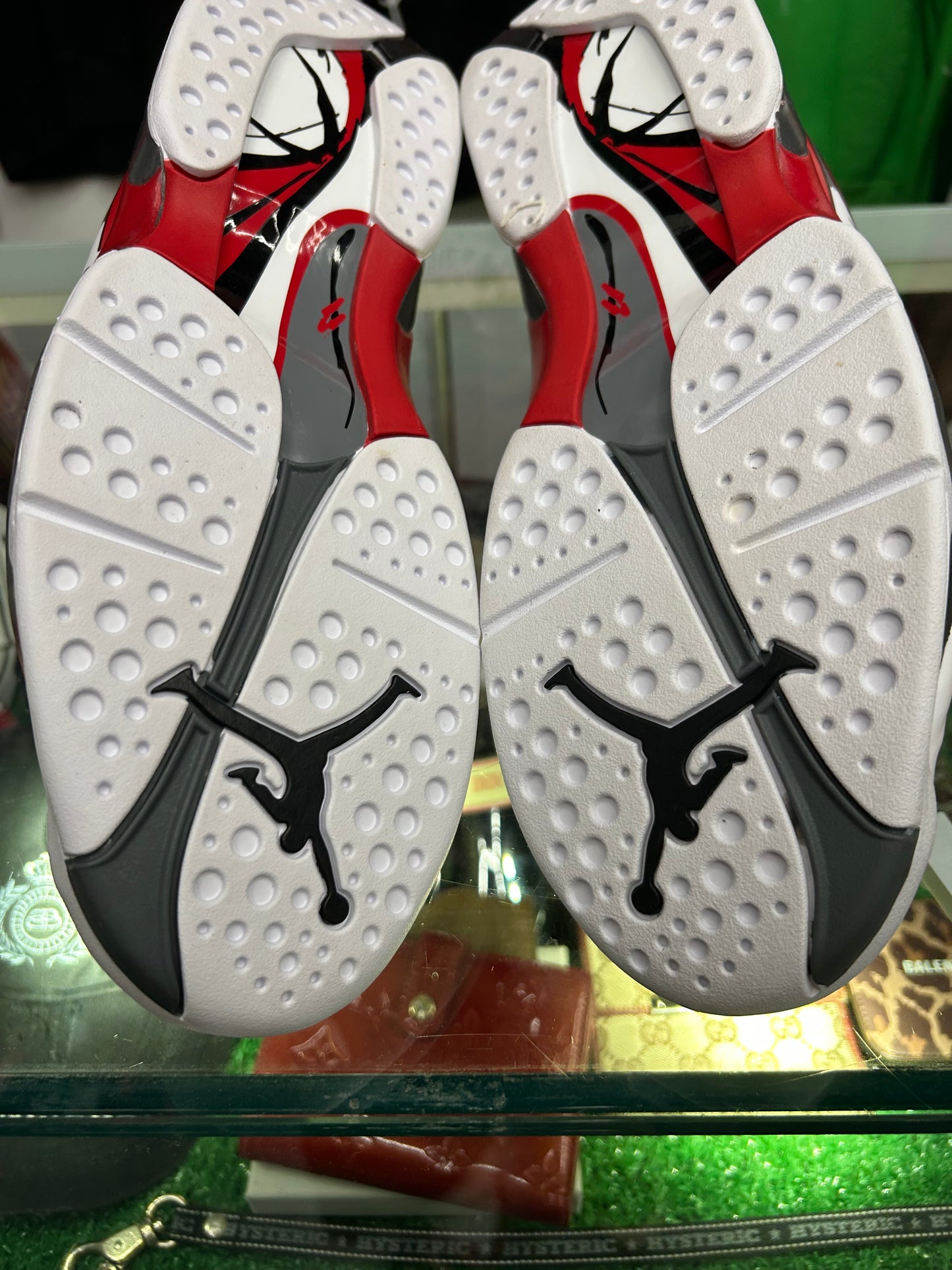 JORDAN 8 BUGS BUNNY (PRE-OWNED W/ BOX)