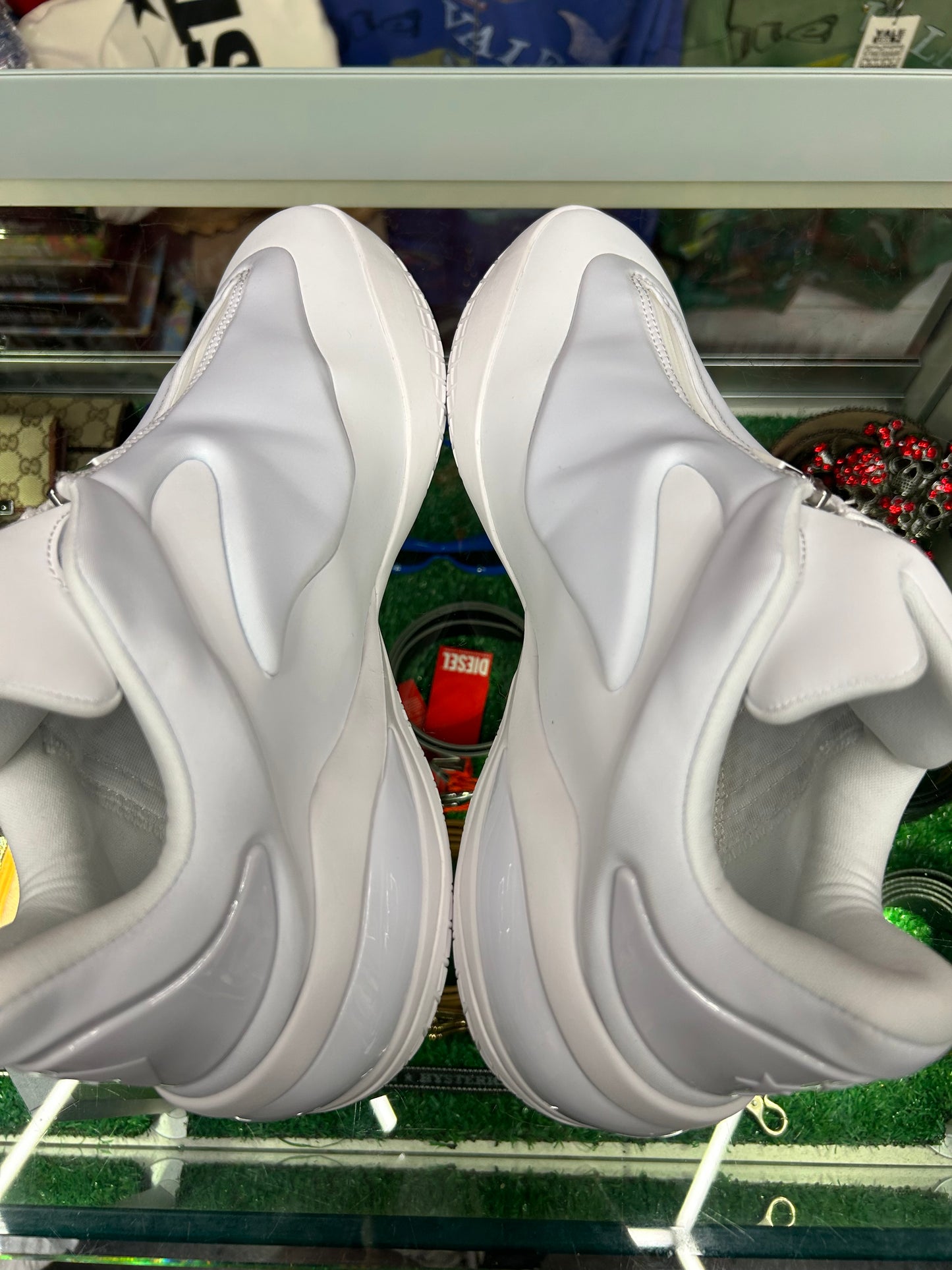 SHAI 001 WHITE (PRE-OWNED W/ BOX)
