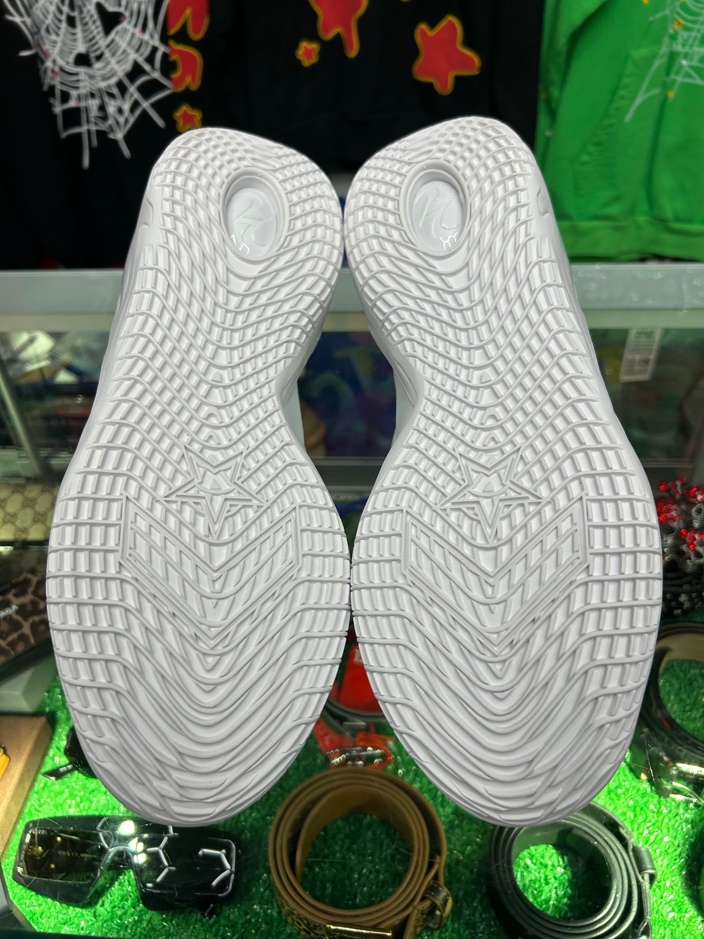 SHAI 001 WHITE (PRE-OWNED W/ BOX)