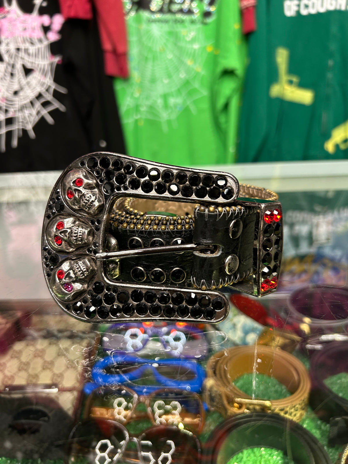 B.B. SIMON SKULL BLACK RED STUDDED BELT (PRE-OWNED) (SIZE 36)
