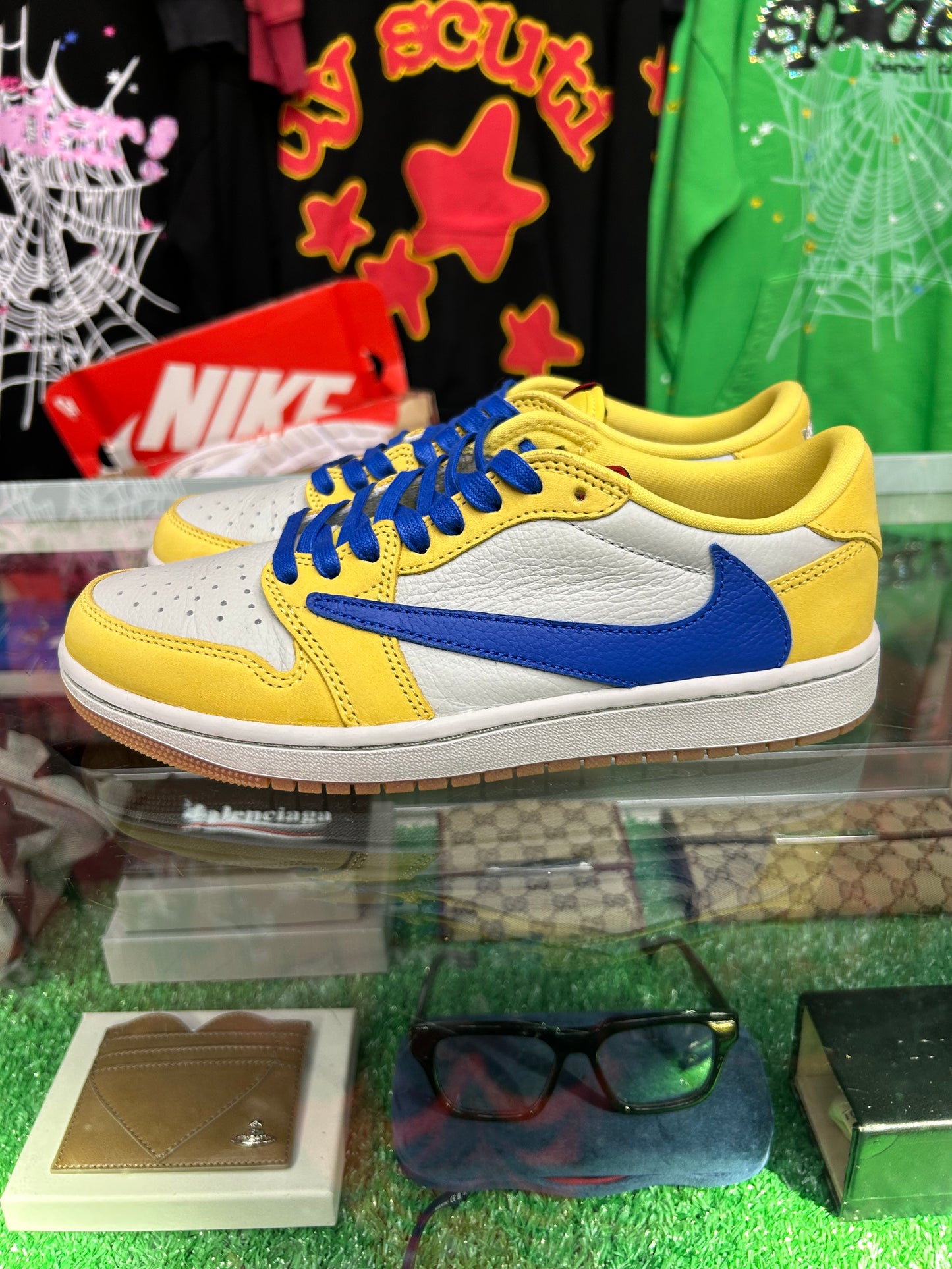 TRAVIS SCOTT X JORDAN 1 LOW CANARY (PRE-OWNED W/ BOX)