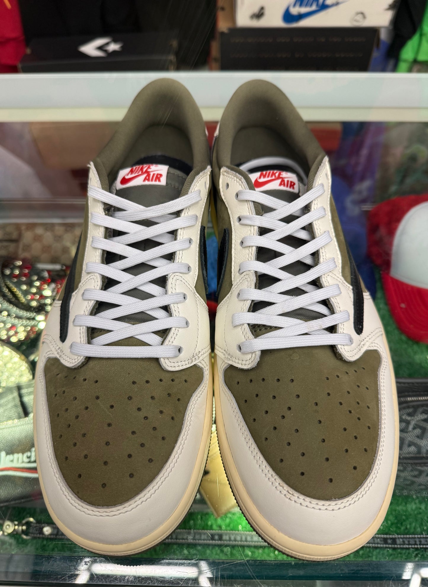 JORDAN 1 LOW TRAVIS SCOTT REVERSE MEDIUM OLIVE (VNDS W/ BOX)