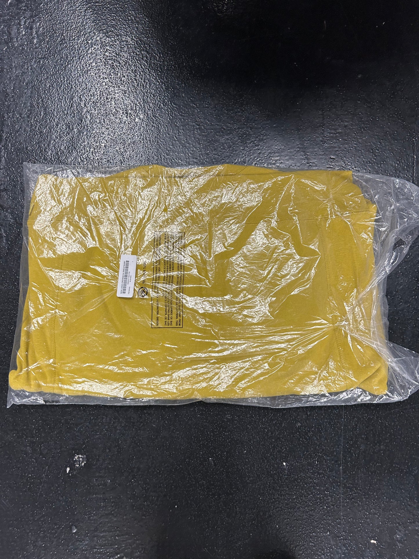 SUPREME MUSTARD CREWNECK (BRAND NEW)