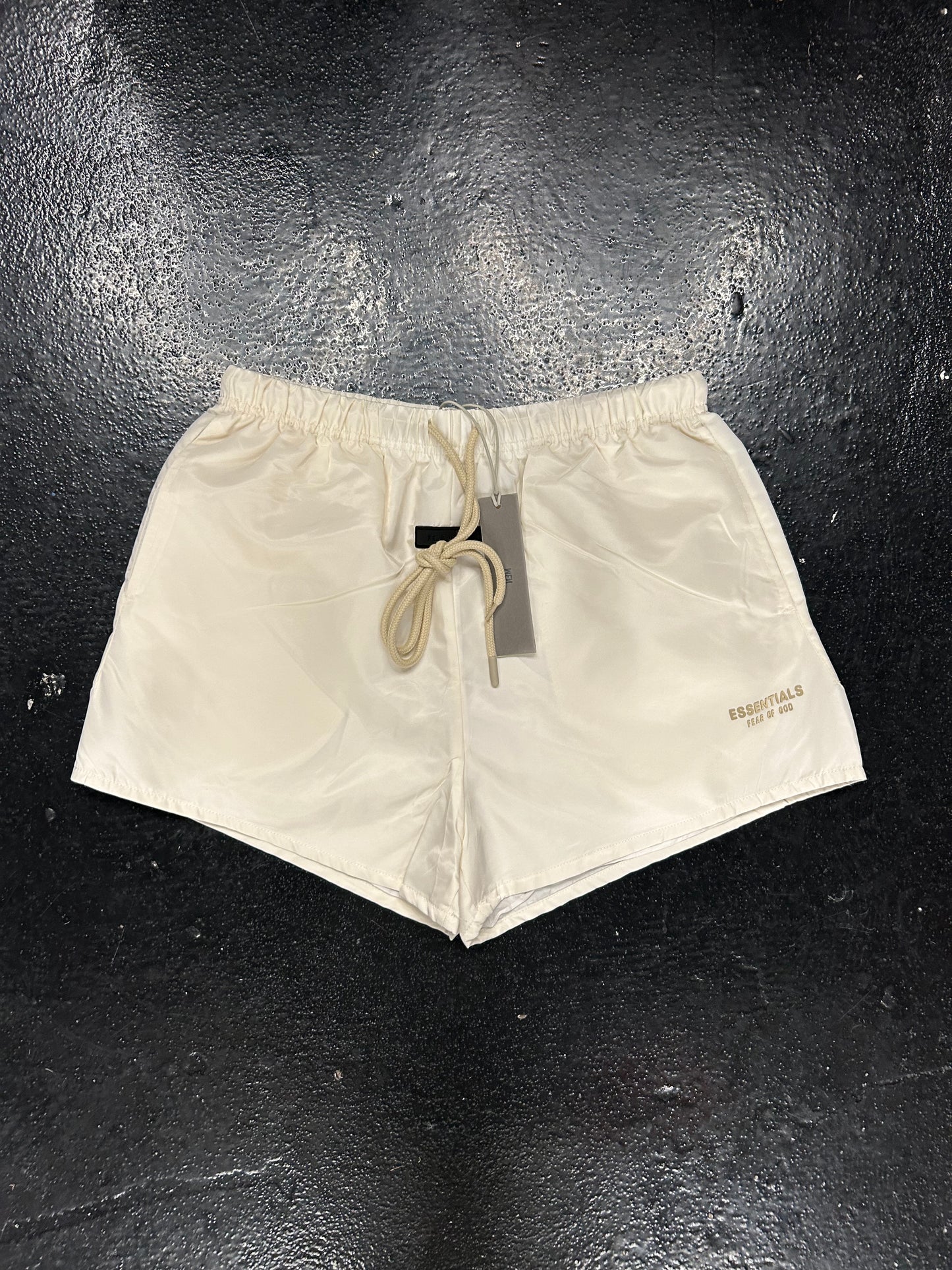 ESSENTIALS CLOUD DANCER LIGHT CREAM SHORTS (BRAND NEW)